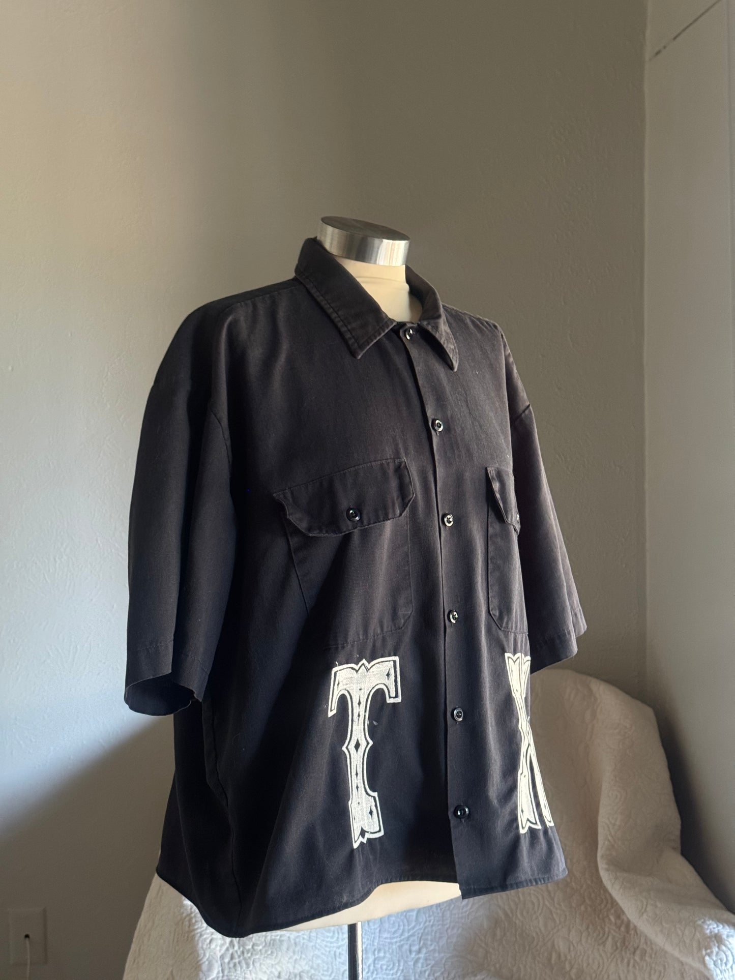 O.L. Handcrafted Embroidered Unisex Cropped Button Down In Vintage Black
