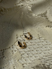 Oscar Organic Crum Hug Hoop Earring In Gold