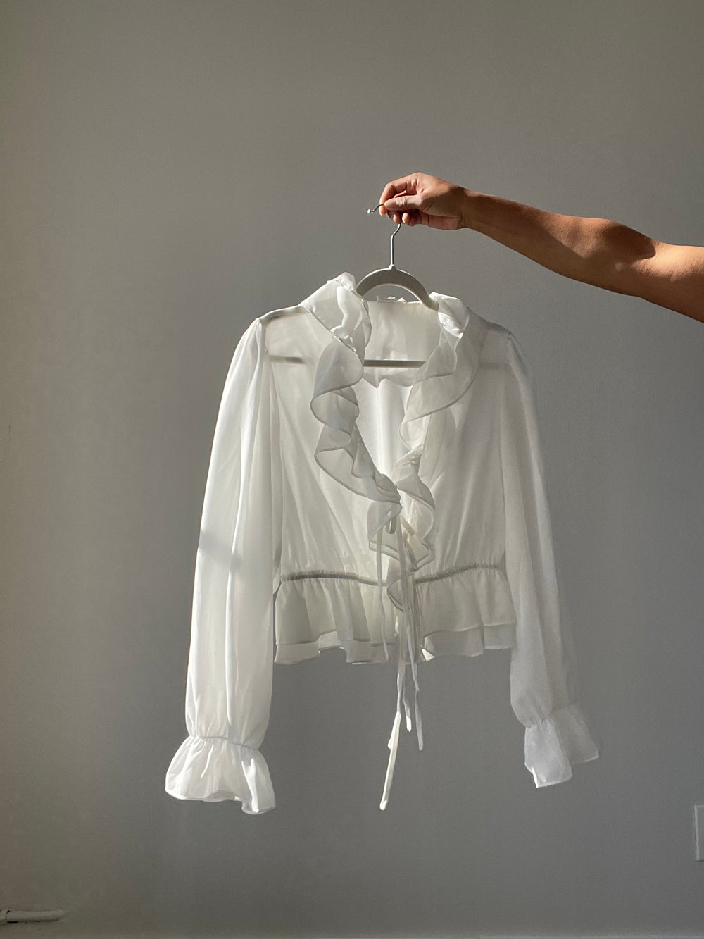 Carly Ruffle Sheer Balloon Sleeve Top In White