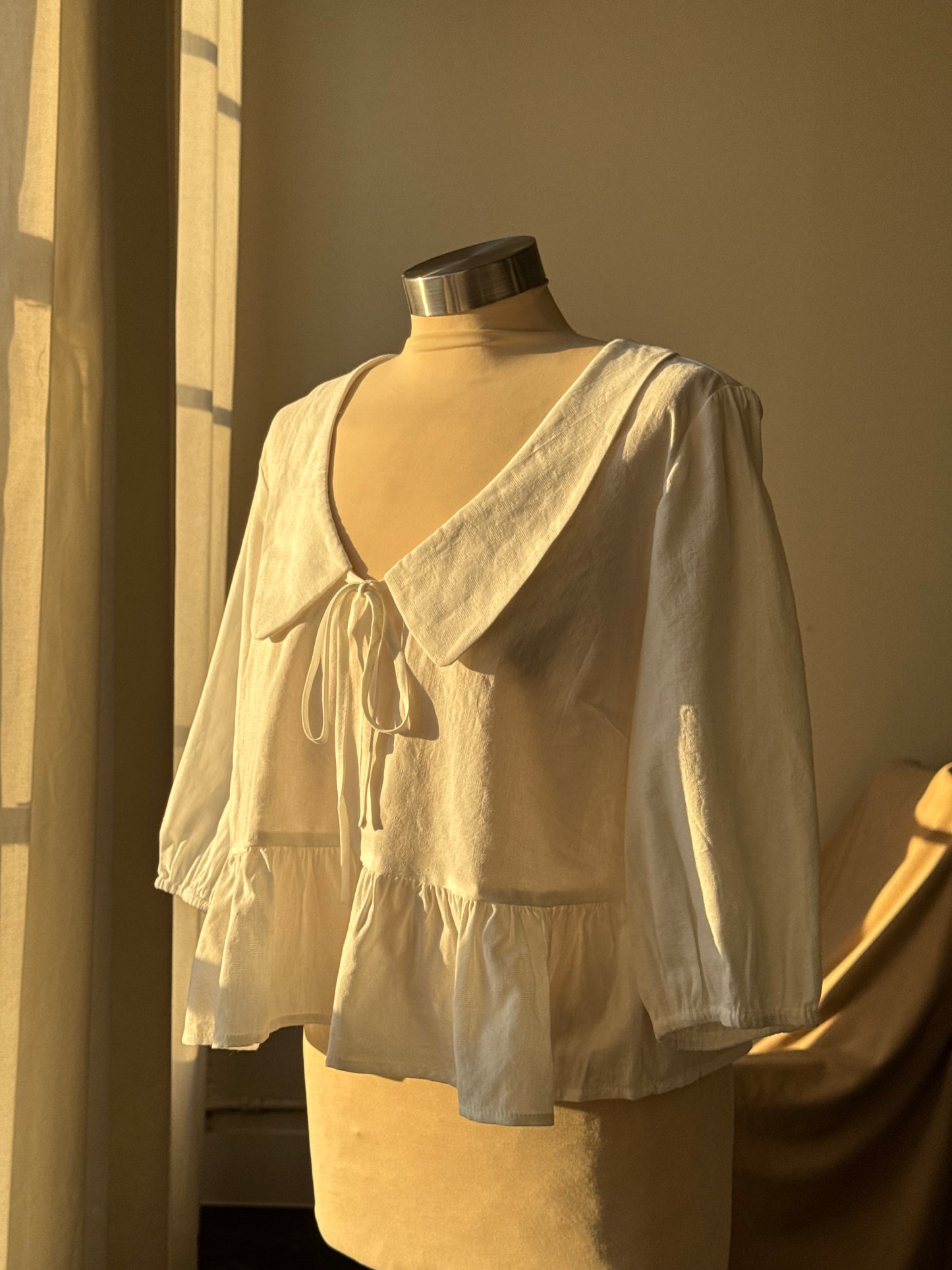 Melody Cotton Peter Pan Collar Top In White
