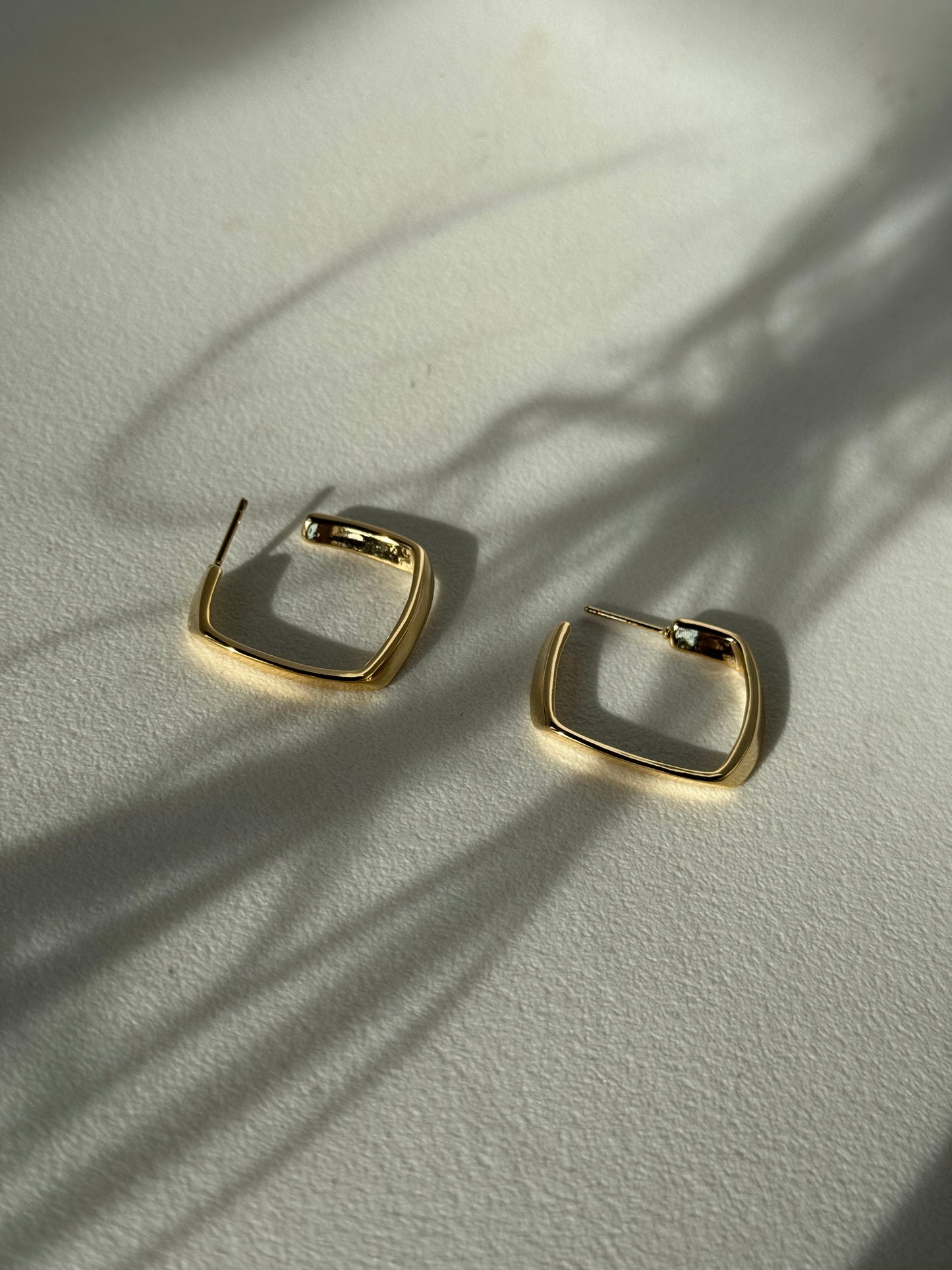 Tracy Gold Dipped Square Soft Twist Hoop In Gold