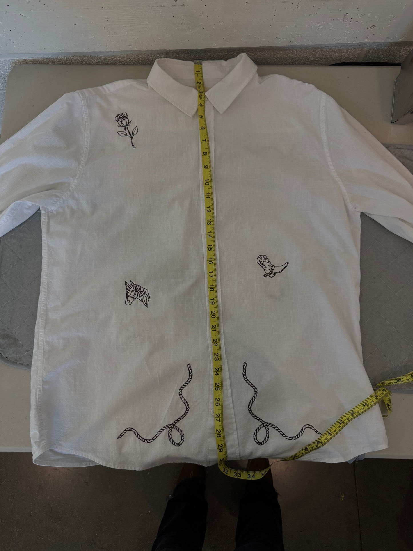 Jaxson Handcrafted Embroidered Button Down In White