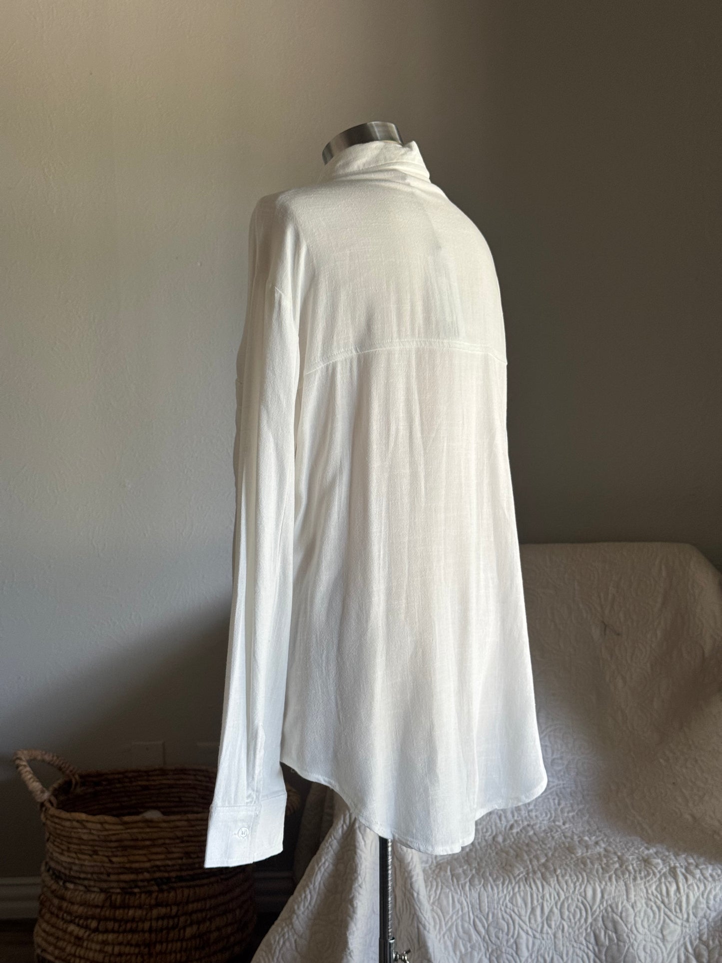Sophia Classic Linen Button Down In Ivory