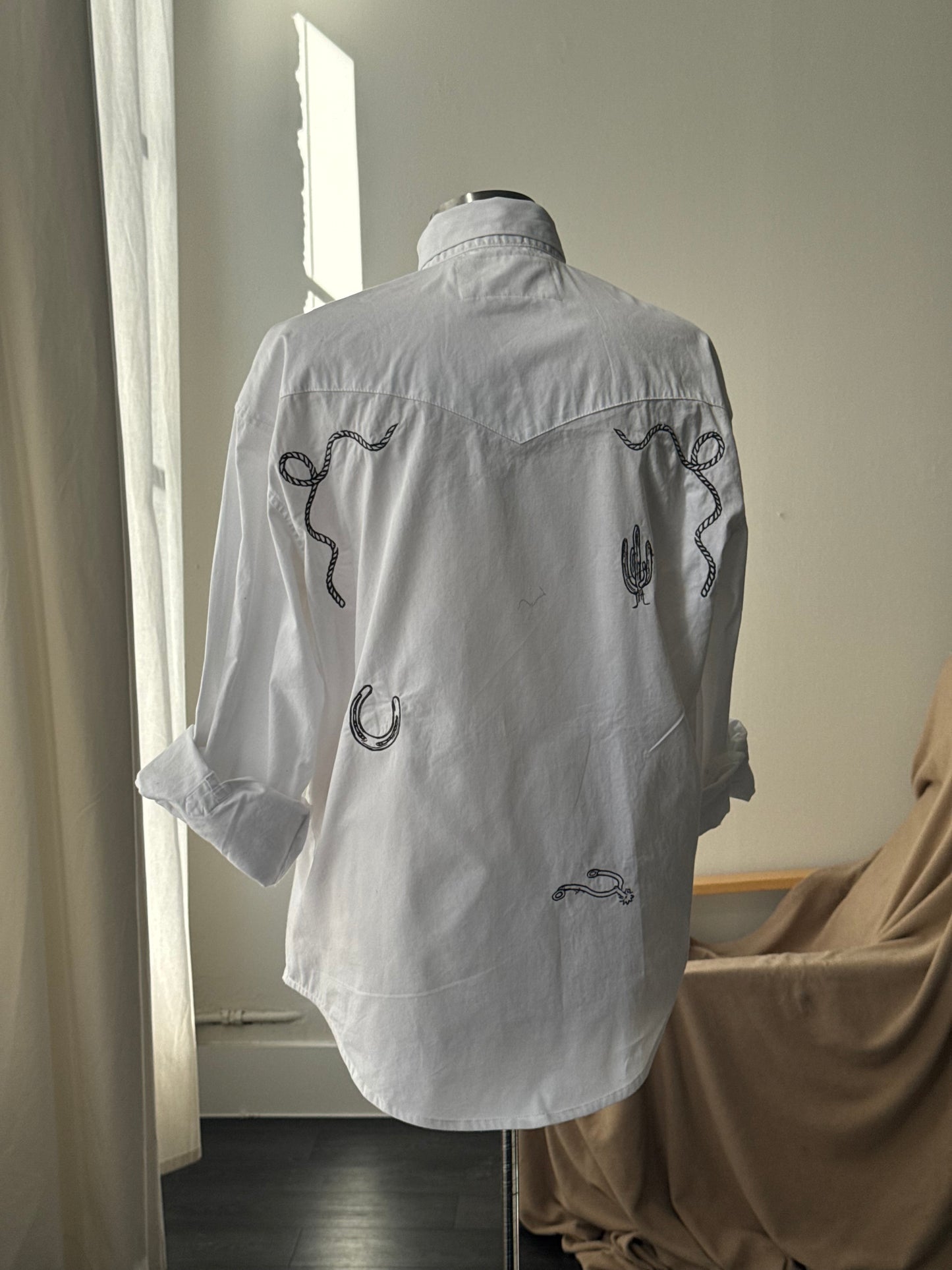 Jaxson Handcrafted Embroidered Button Down In Western Cut