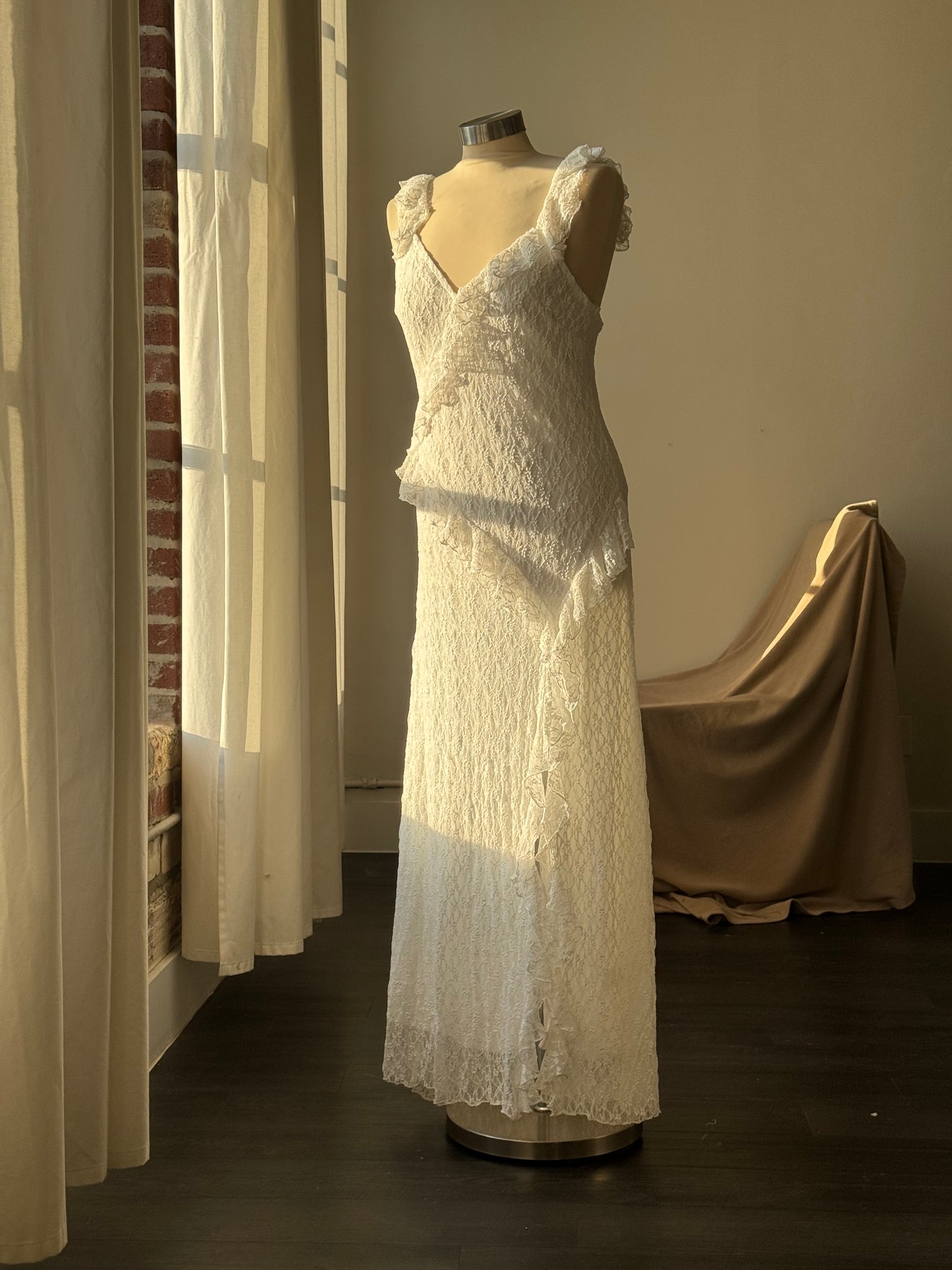 Gladys Lace Ruffle Maxi Dress In Ivory￼