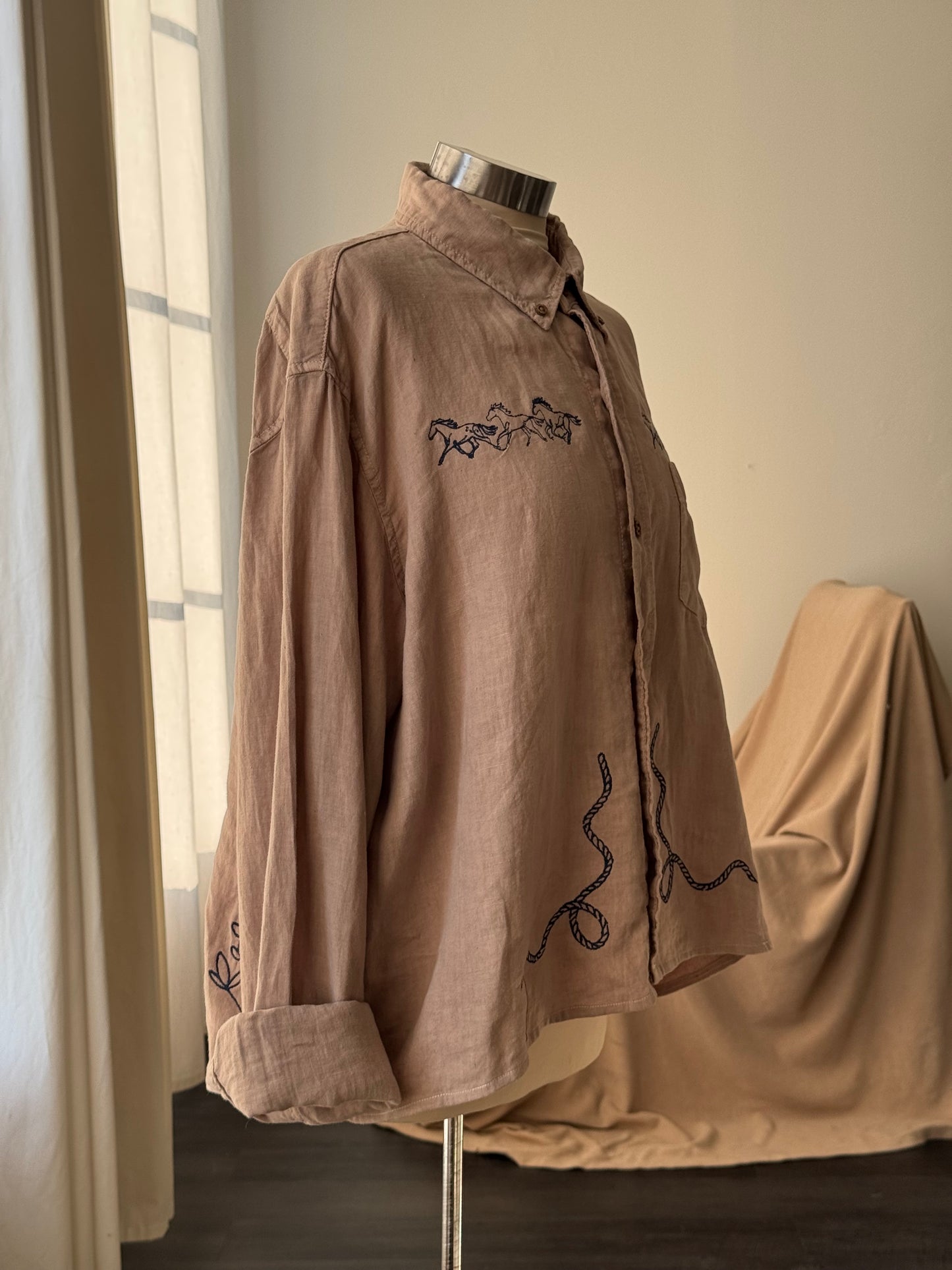 Lawrence Handcrafted Embroidered Cropped Button Down