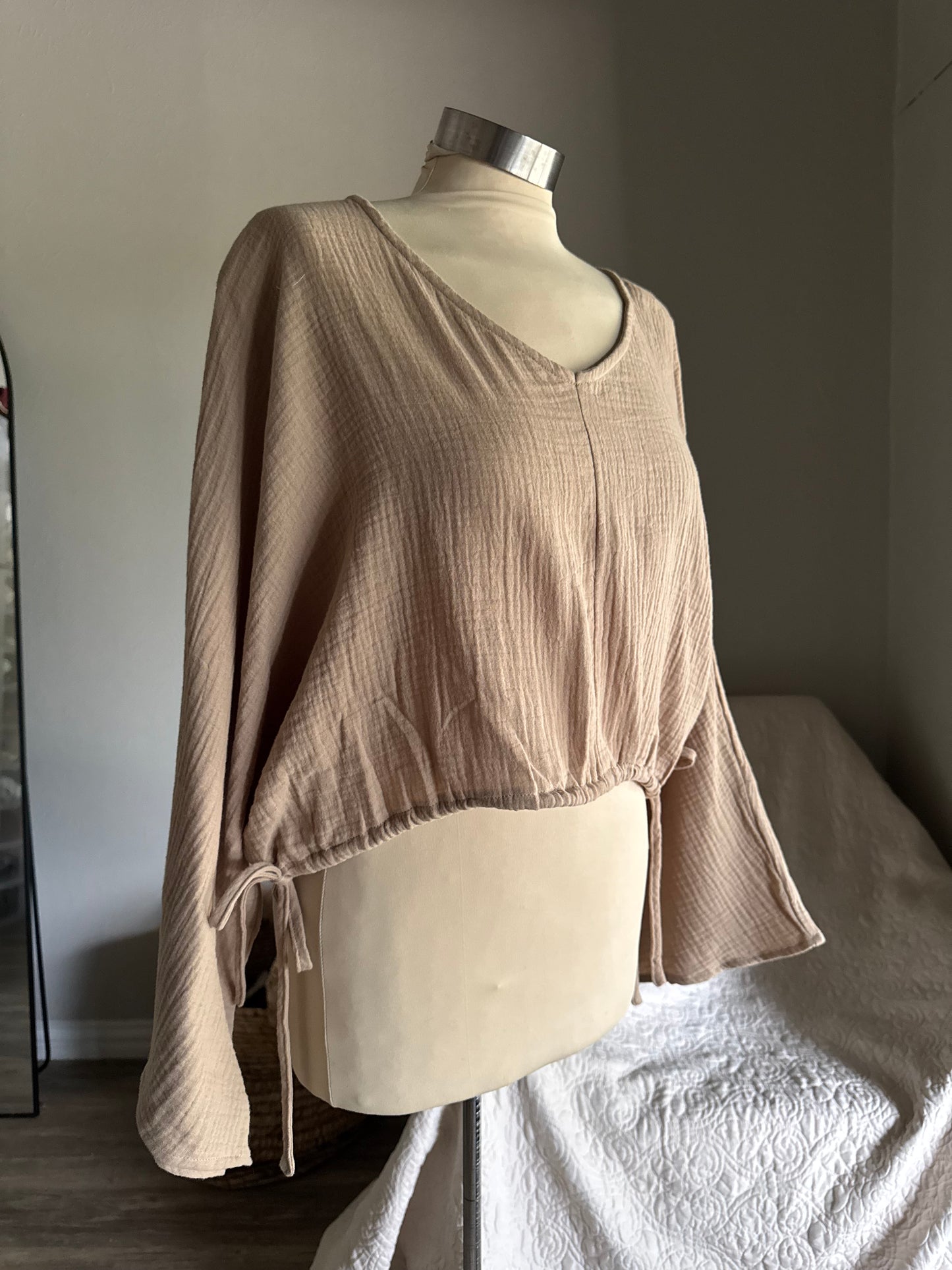 Marsha Cotton Gauze Cropped Kimono Style Top In Taupe