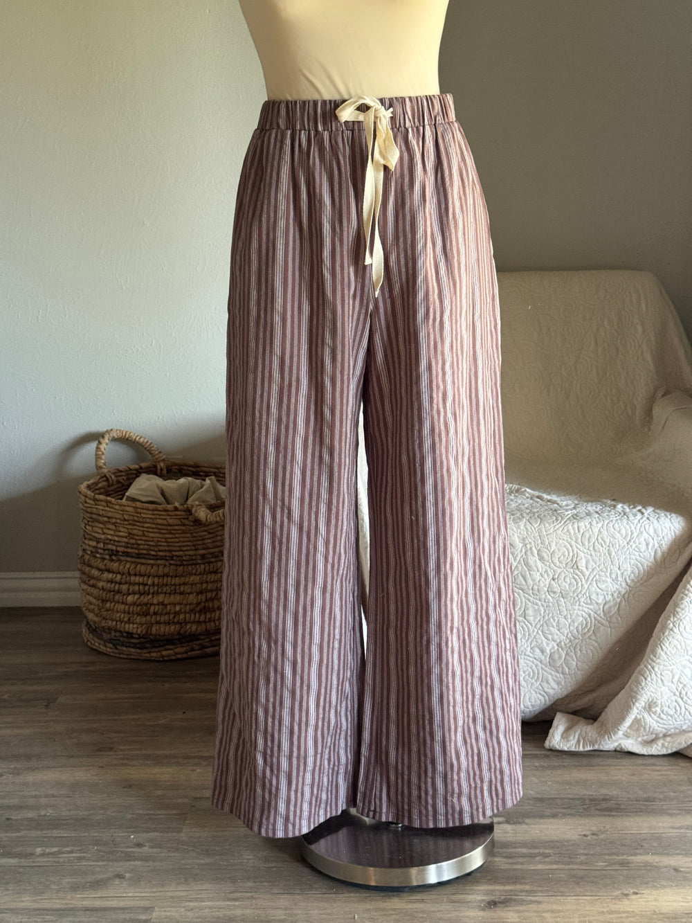 Laramie Cotton & Linen Striped Pants In Chocolate￼