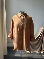 Trish Classic Cotton Boyfriend Button Down In Mocha