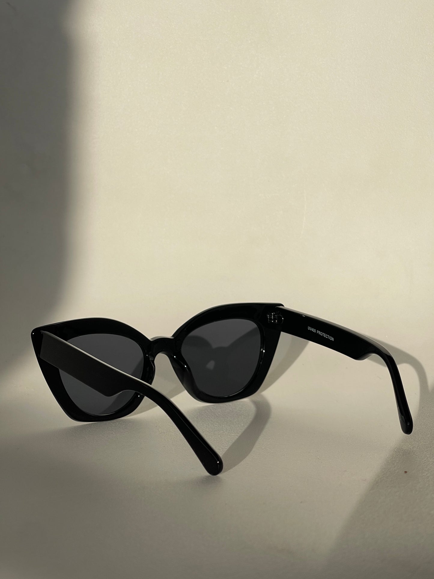 Charlie Triple Stud Cat Eye Sunglasses In Black