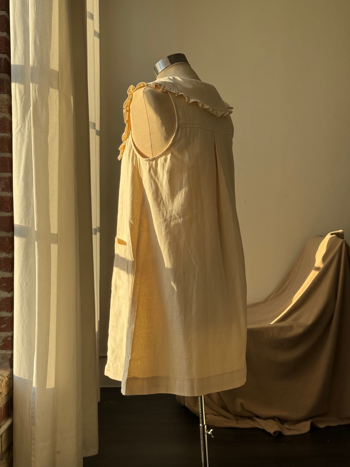 Tiffany Ruffle Collar Cotton Dress In Cream￼