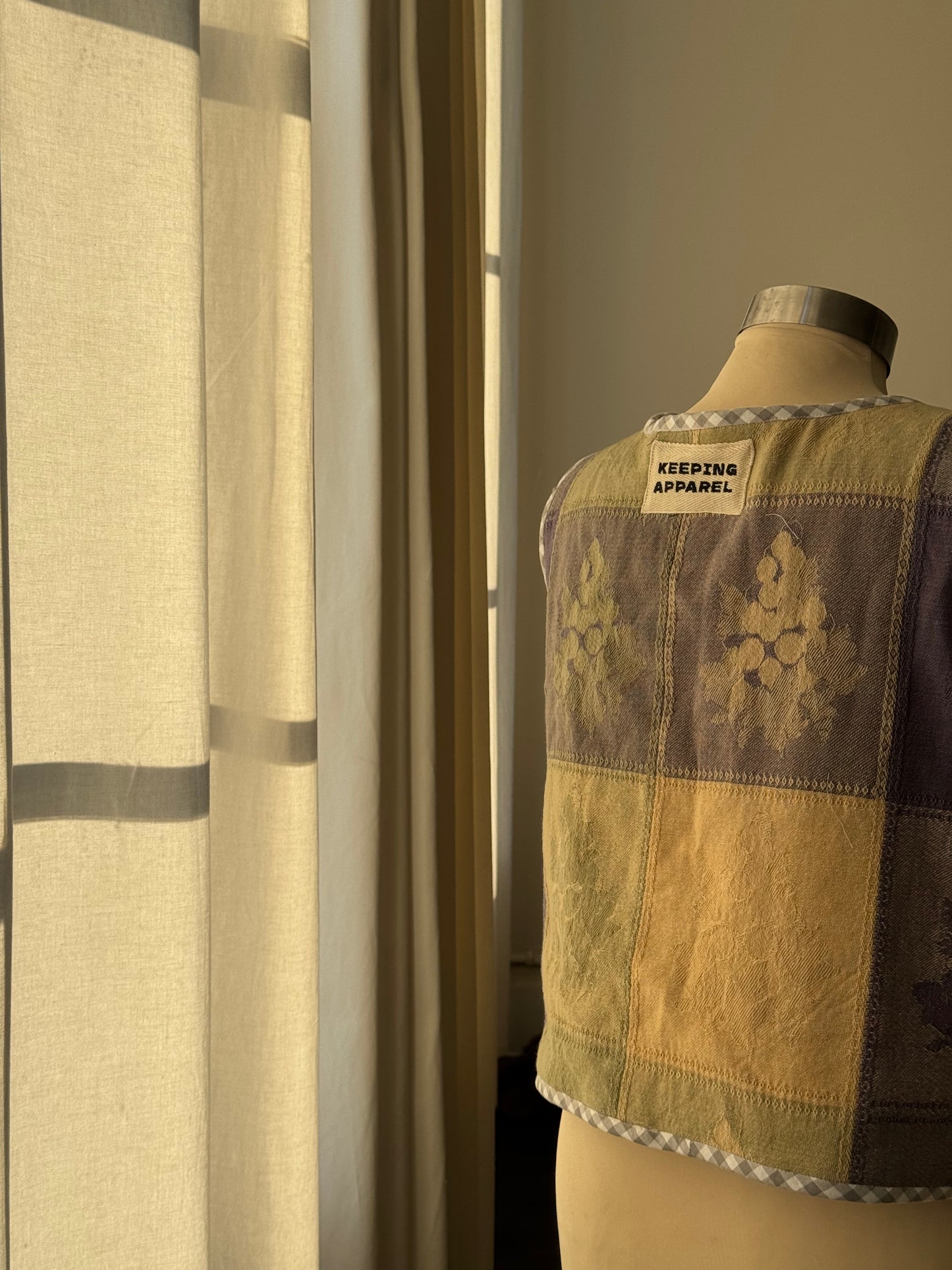 O.L. Handcrafted Reversible Cargo Vest In Vintage Brown￼