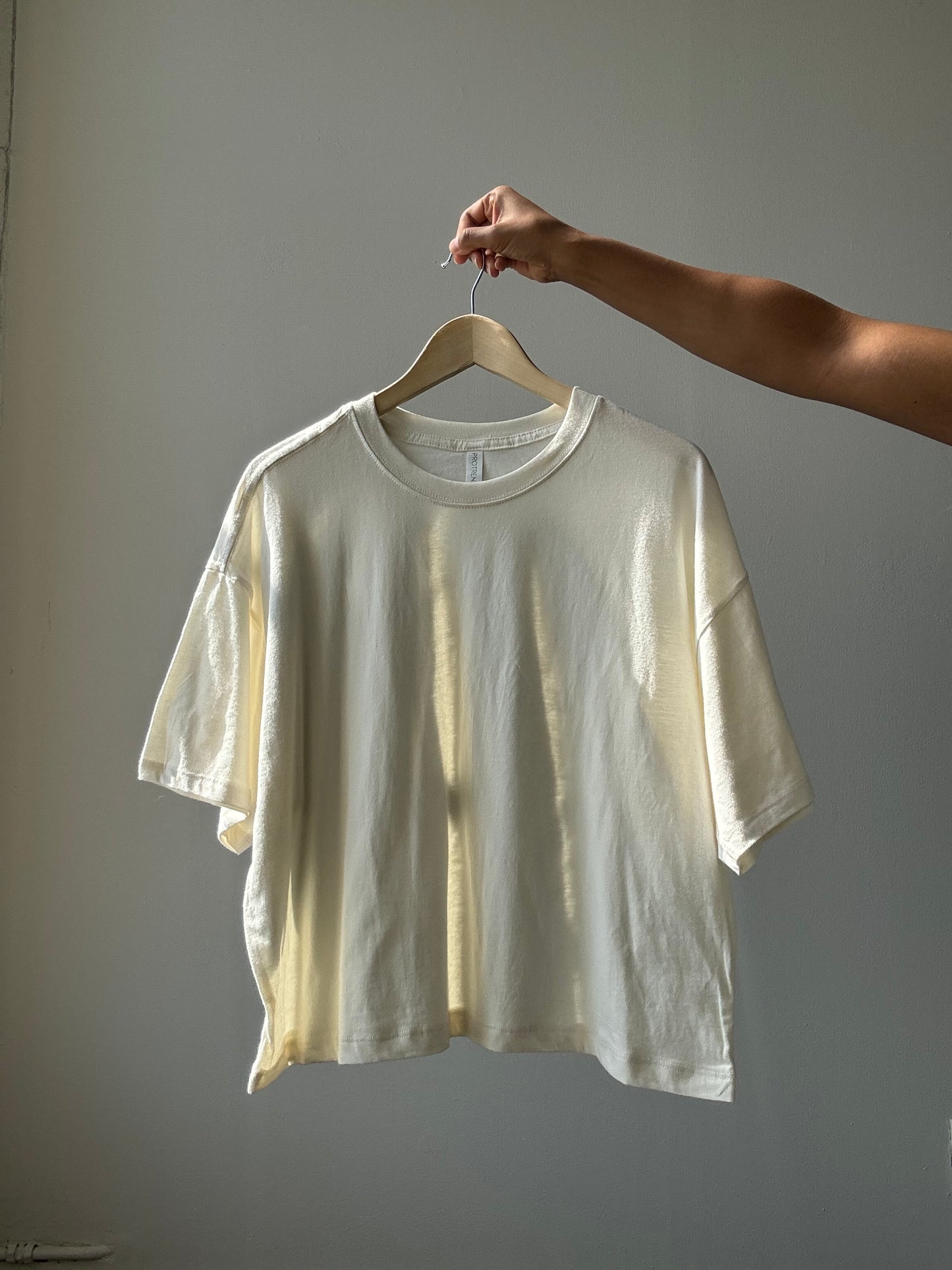 Peyton Cotton Boyfriend Crop Tee In Cream