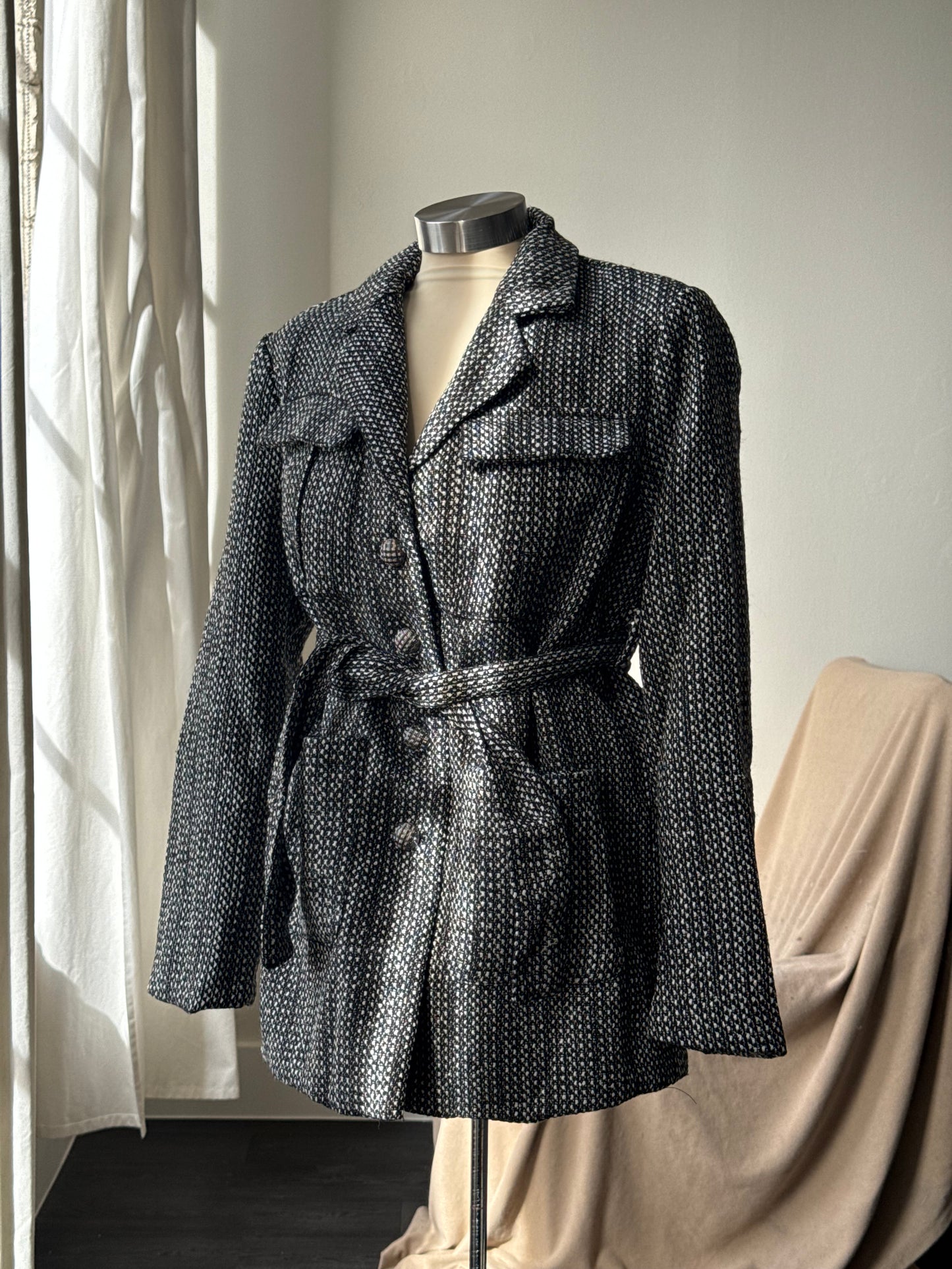 Braxton Classic Tweed Tailored Jacket In Black