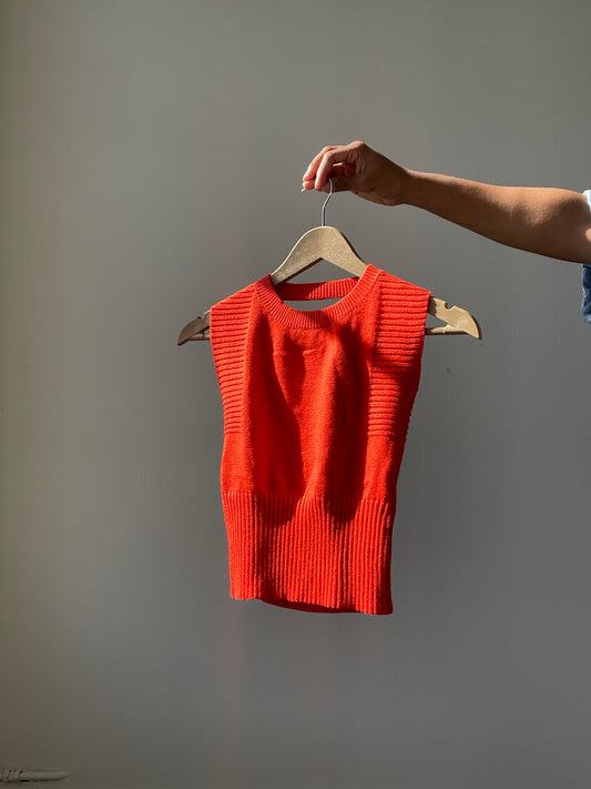 Chelsea Open Back Cropped Sweater Vest In Electric Cherry