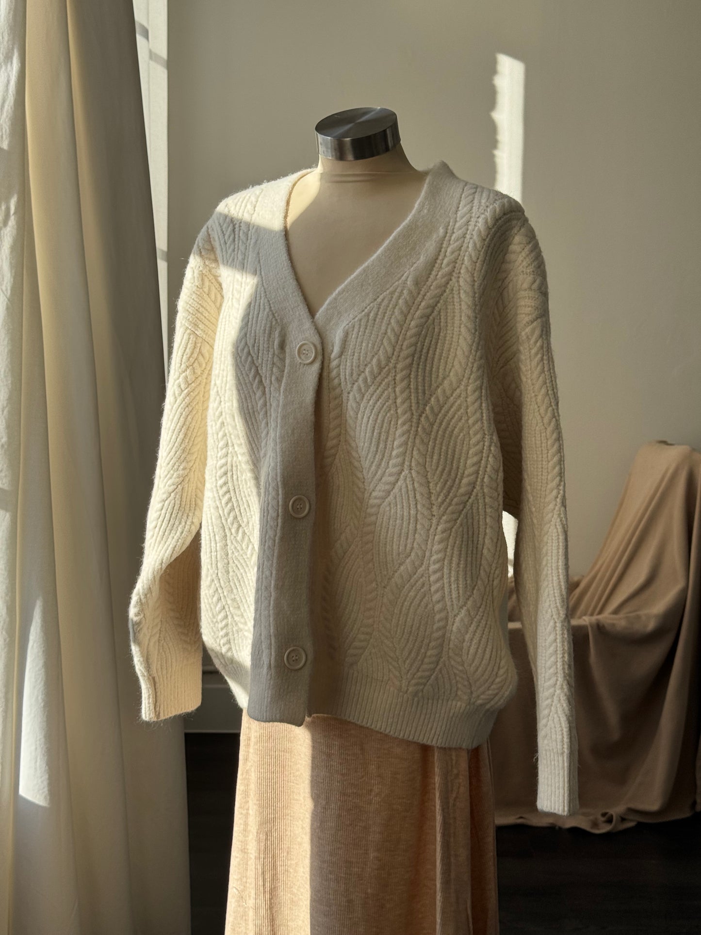 Henry Cotton Classic Cable Button Front Sweater In Ivory￼￼