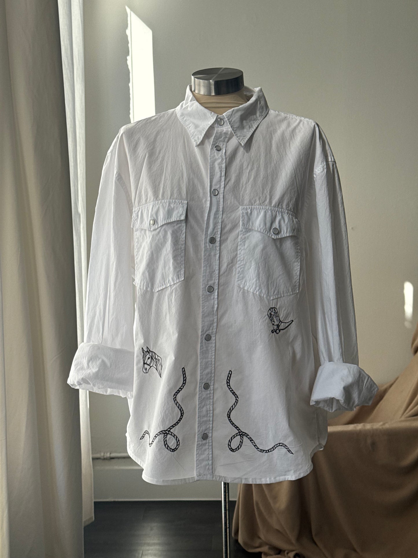 Jaxson Handcrafted Embroidered Button Down In Pearl Snap