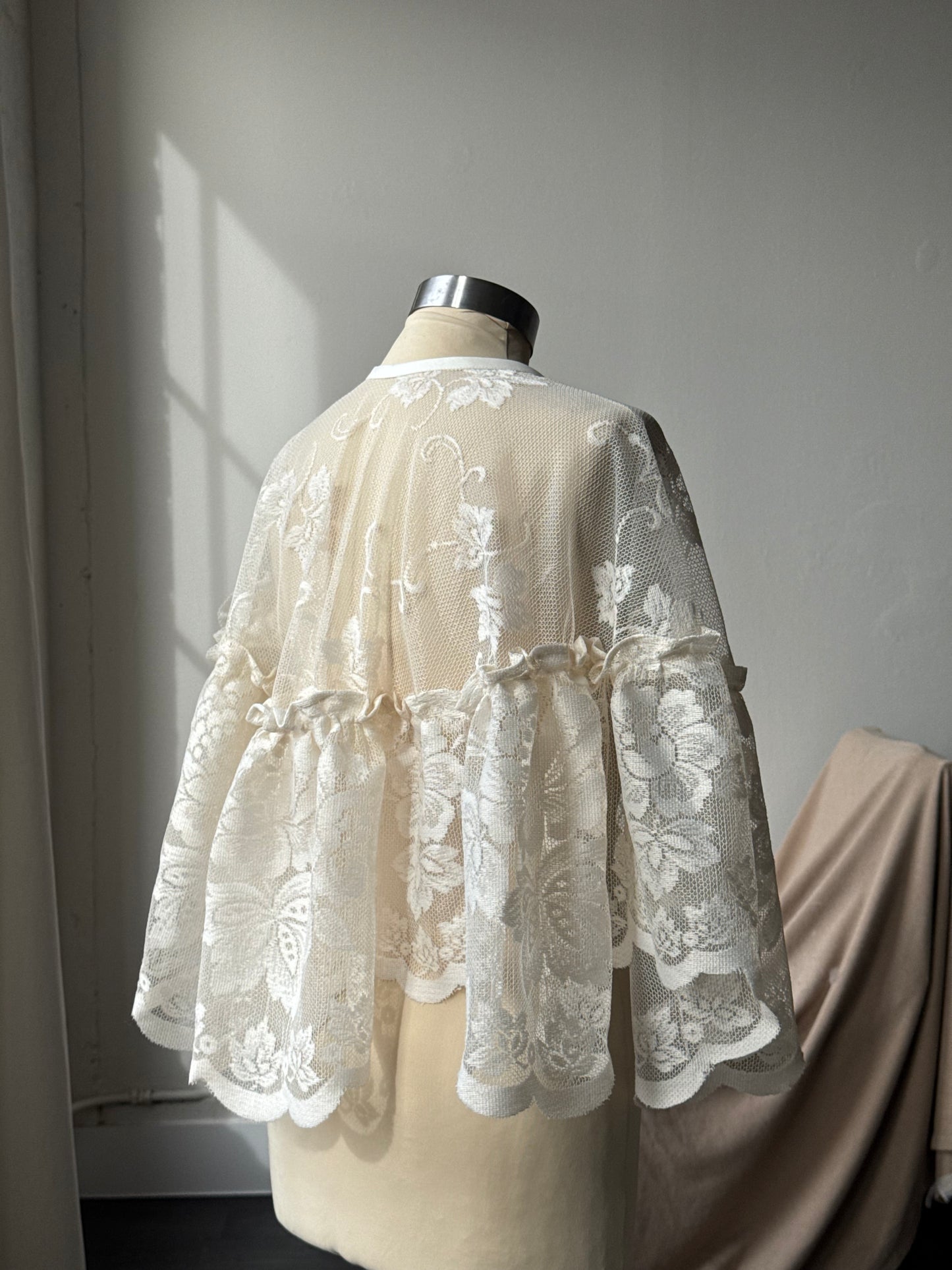 Jernigan Handcrafted Vintage Lace Cape In Butter
