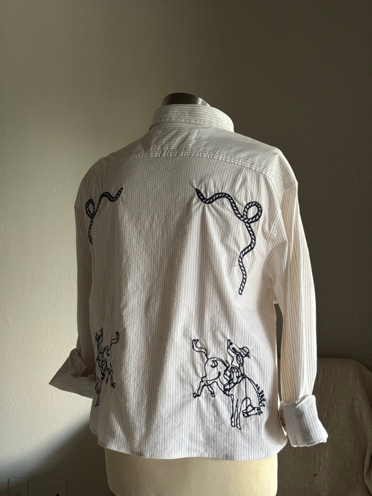 Lawrence Handcrafted Cropped Cotton Embroidered Button Down