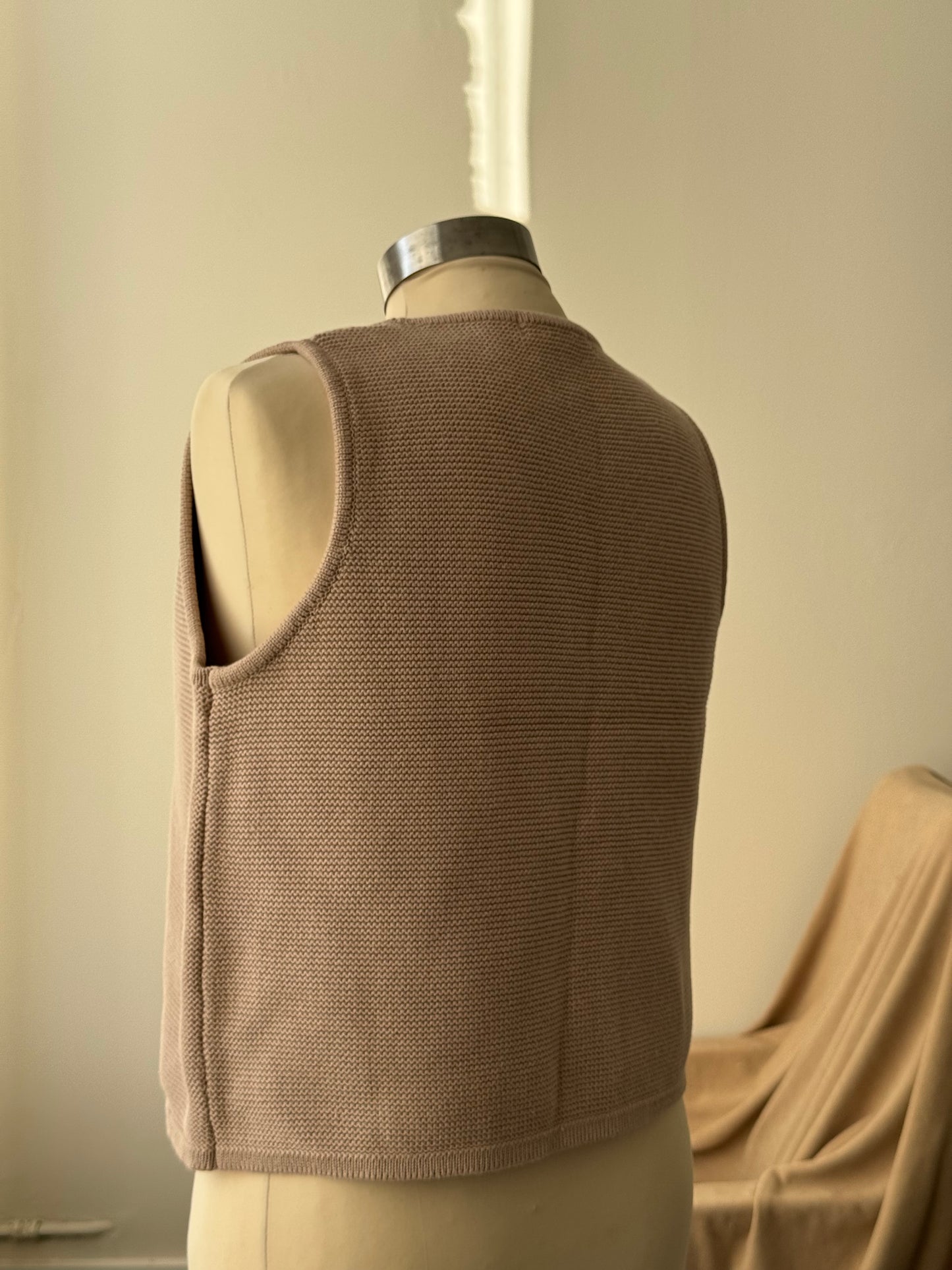 Nancy Cotton Tie Front Vest In Mocha￼