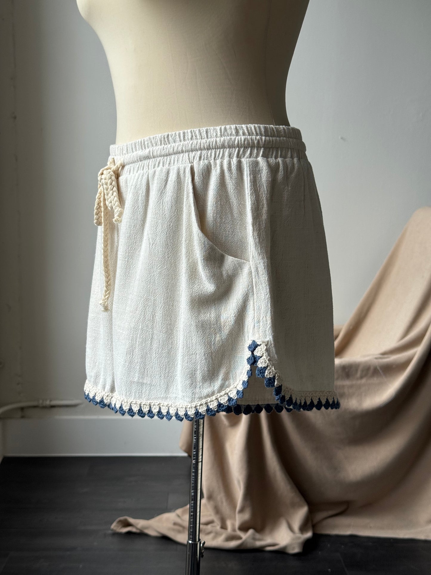 Stacy Linen Crochet Shorts In Natural ￼