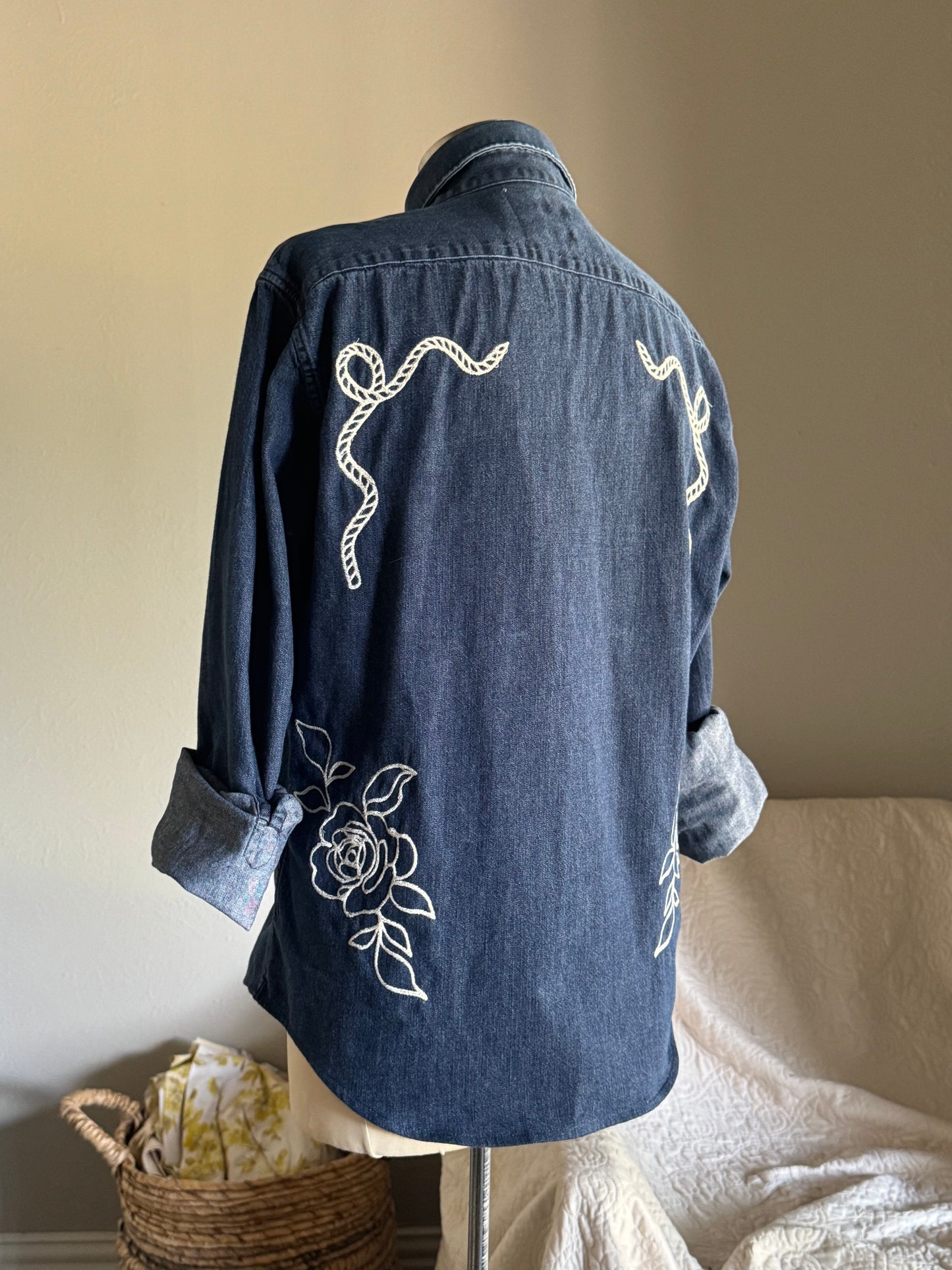 Lawrence Handcrafted Embroidered Cropped Button Down