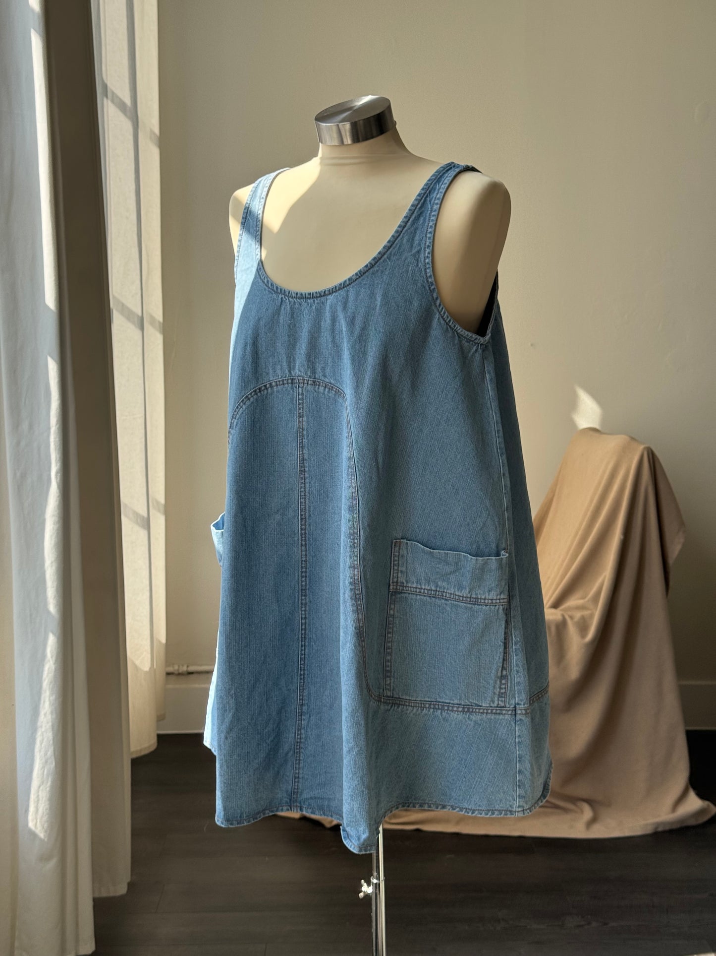 Phoebe 70s Style Pocket Classic Denim Dress