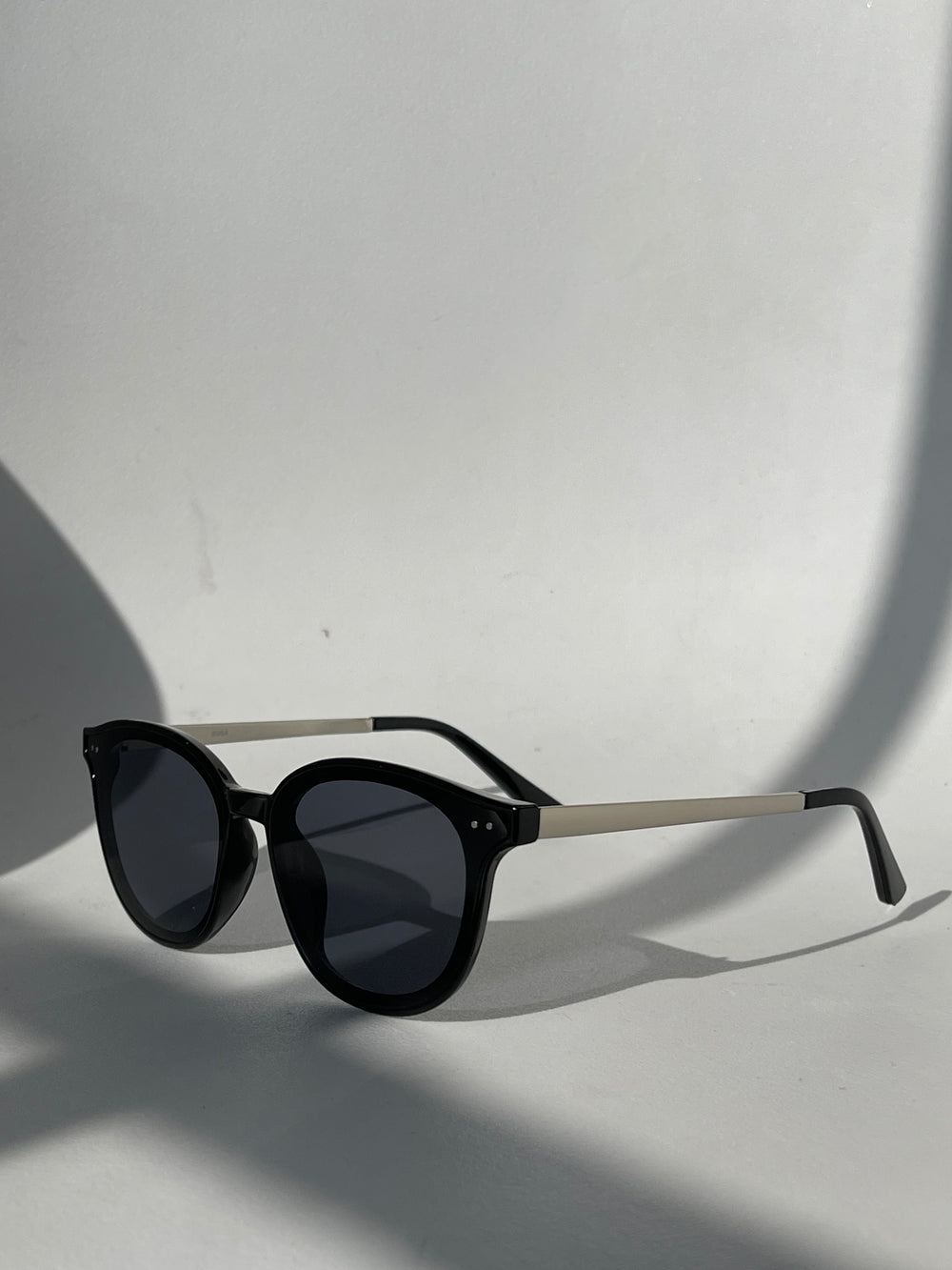Casey Double Stud 80s Style Sunglasses In Black Silver