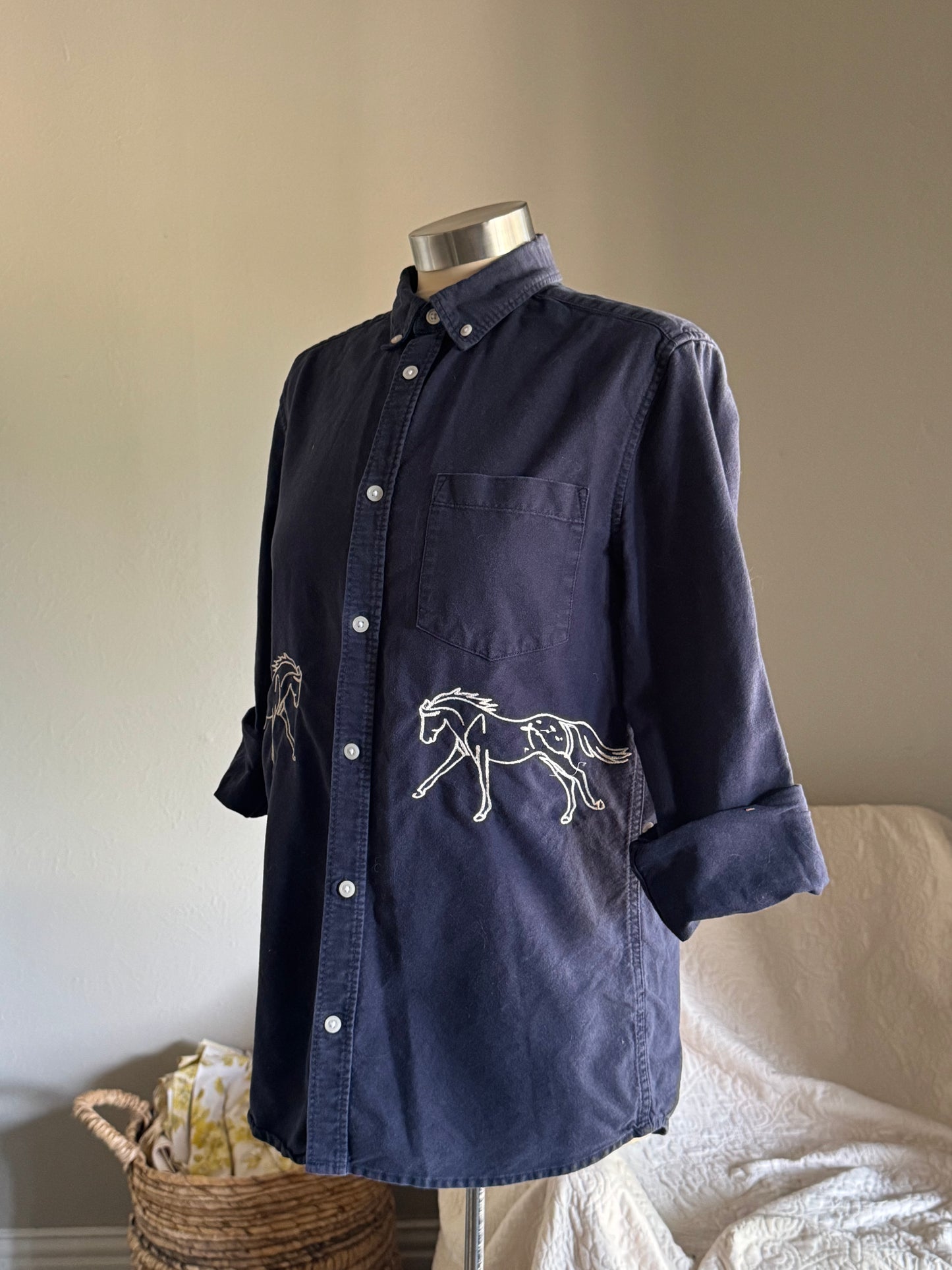 Jaxson Handcrafted Embroidered Button Down In Midnight Navy