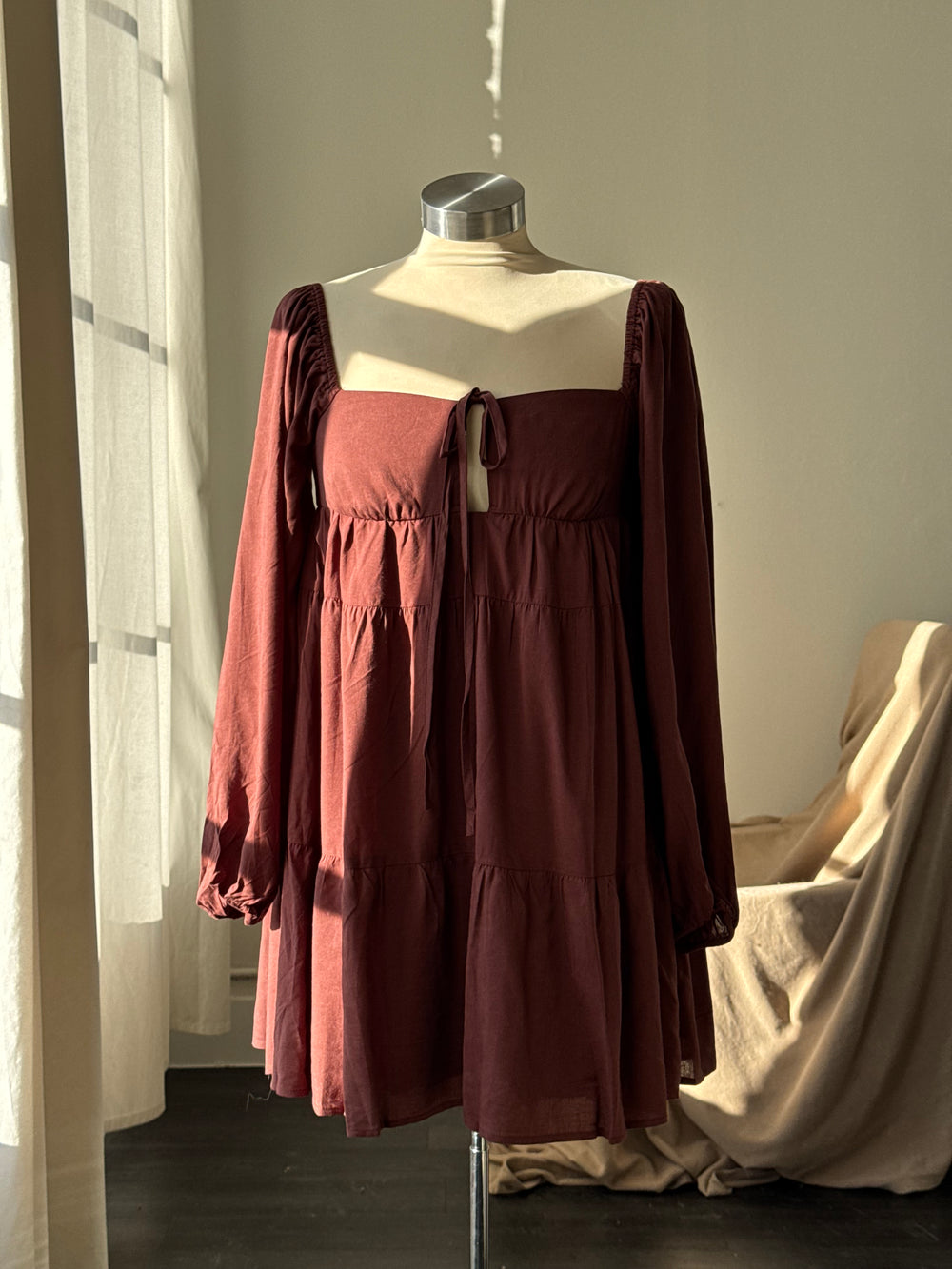 Fluorine Linen Balloon Sleeve Tie Front Dress In Chocolate Brown