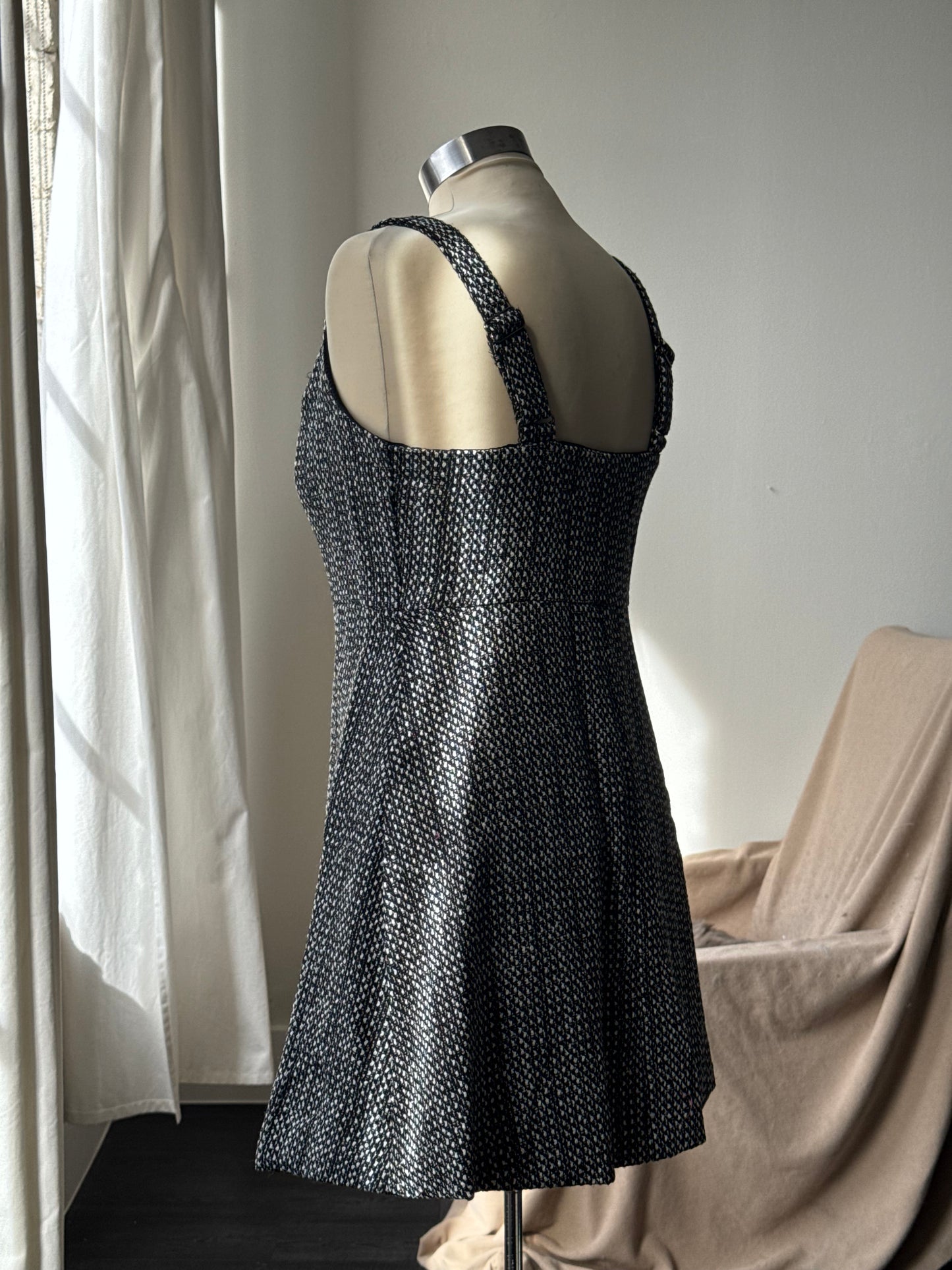 Braxton Classic Tweed 90s Style V Neck Mini Dress In Black