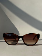 Abby Classic Cat Eye Sunglasses In Two Tone Brown Tortoise