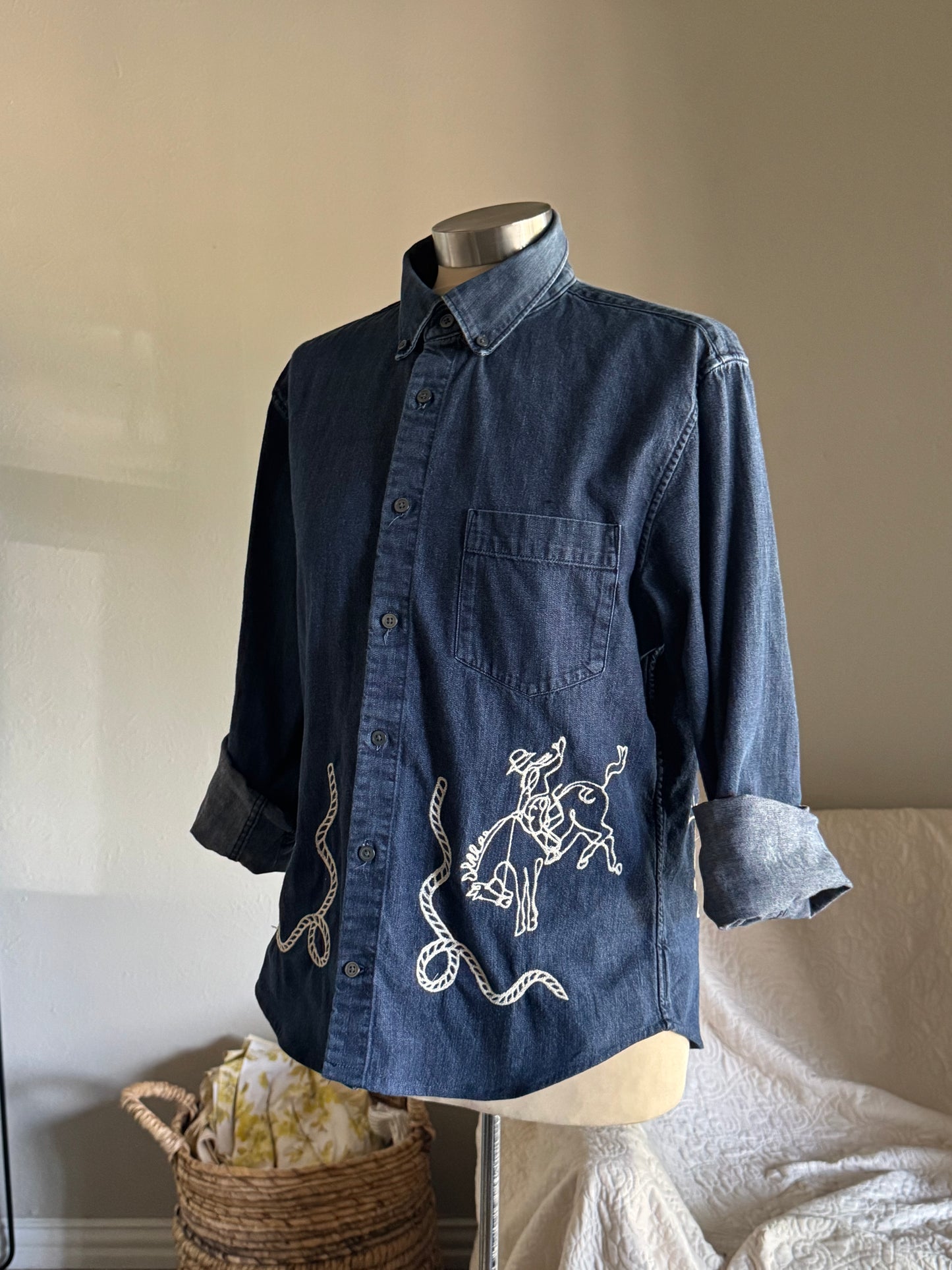 Lawrence Handcrafted Embroidered Cropped Button Down