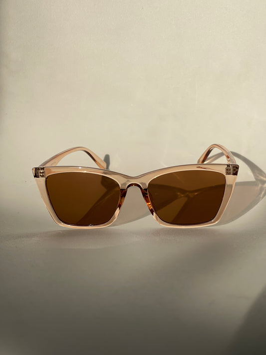 Stacy Edgy Cat Eye Sunglasses In Peach