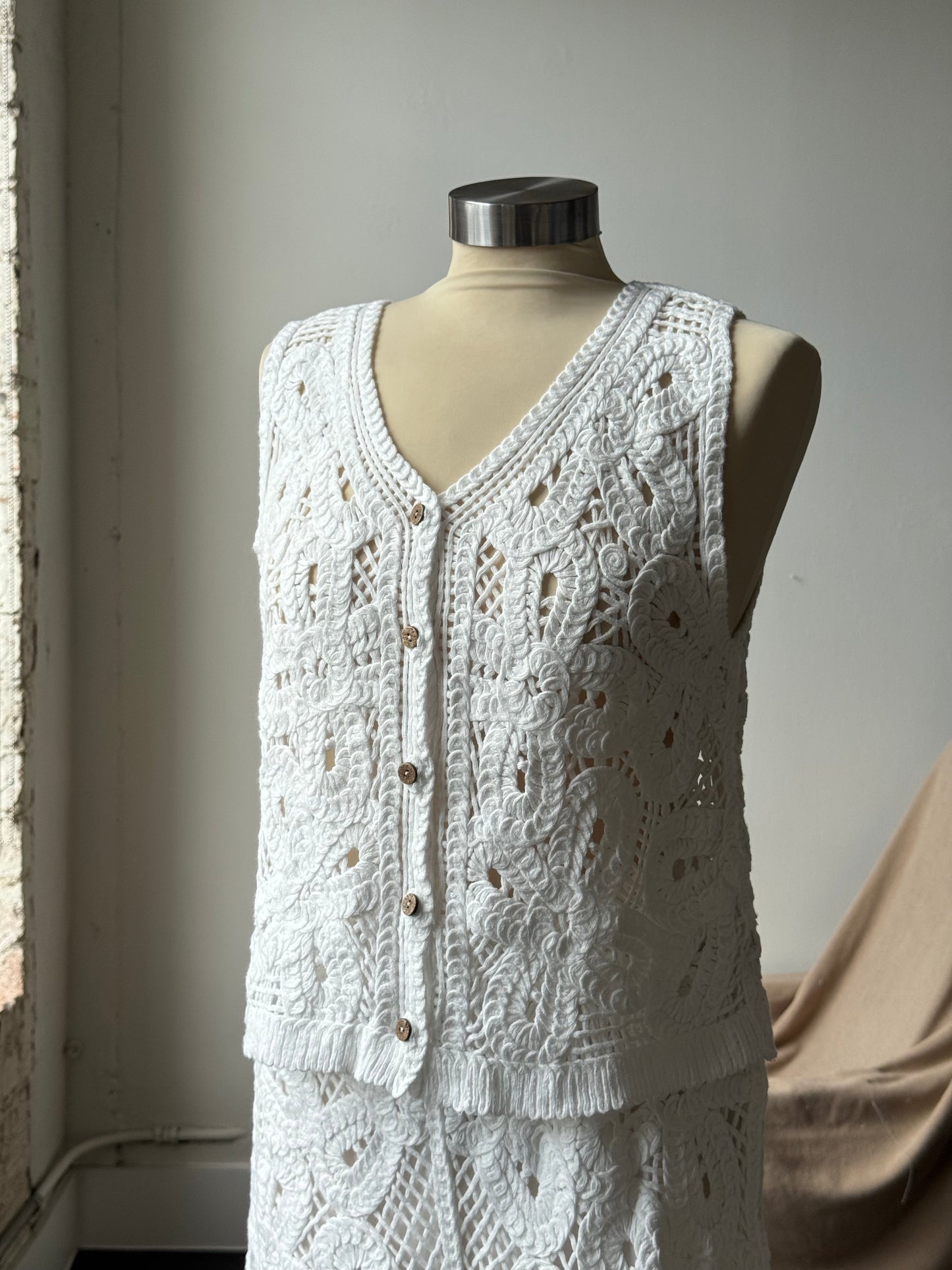 Keeley Cotton Crochet Embroidered Appliqué Button Front Vest In White