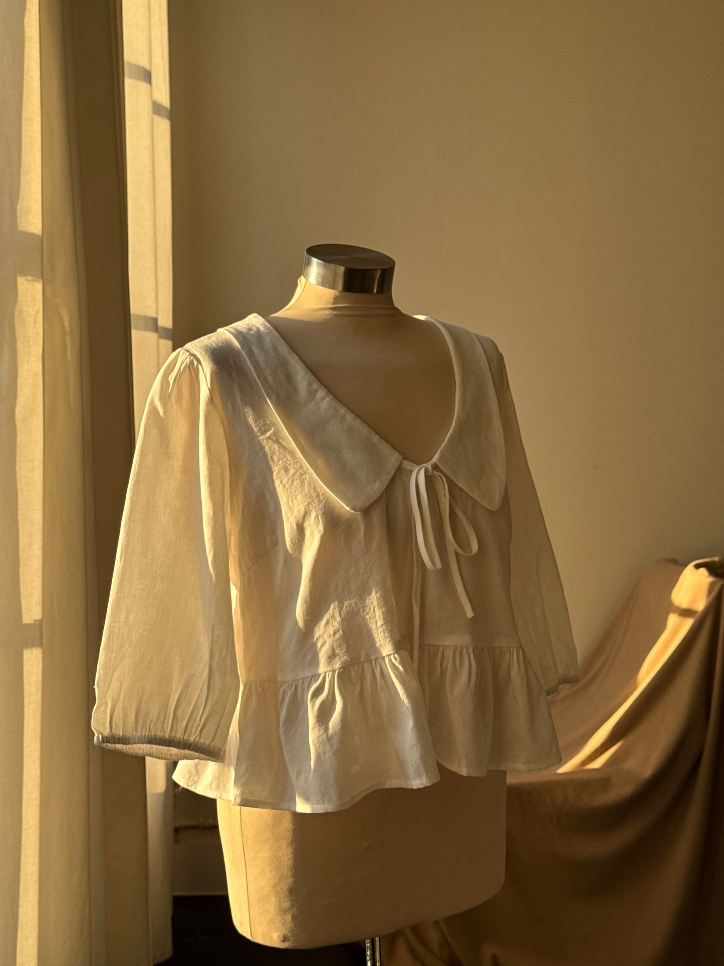Melody Cotton Peter Pan Collar Top In White