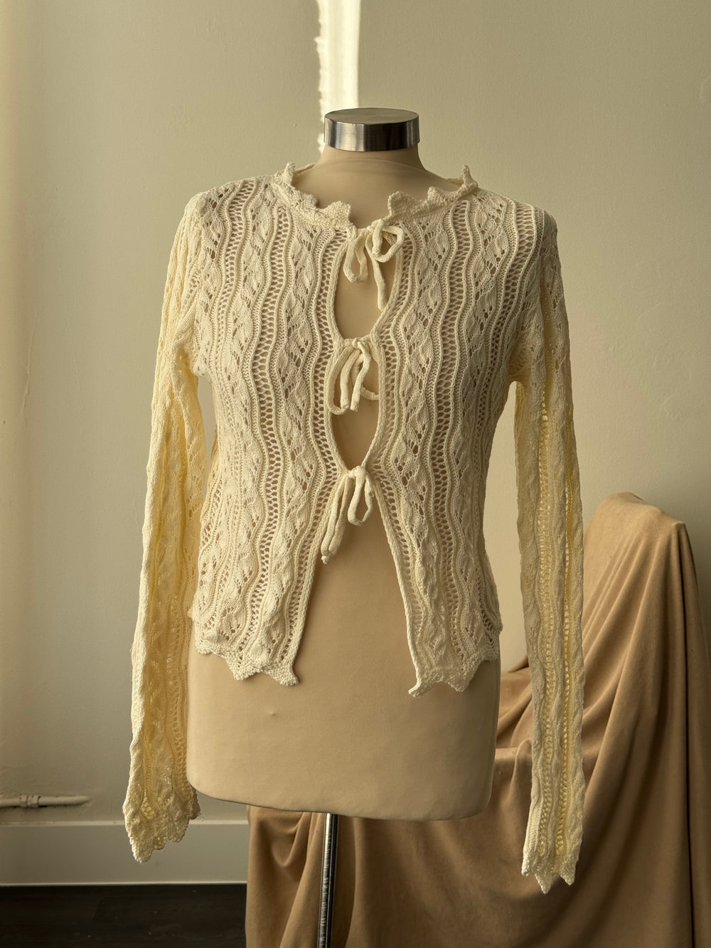 Lila Cotton Crochet Toe Front Cardigan In Cream