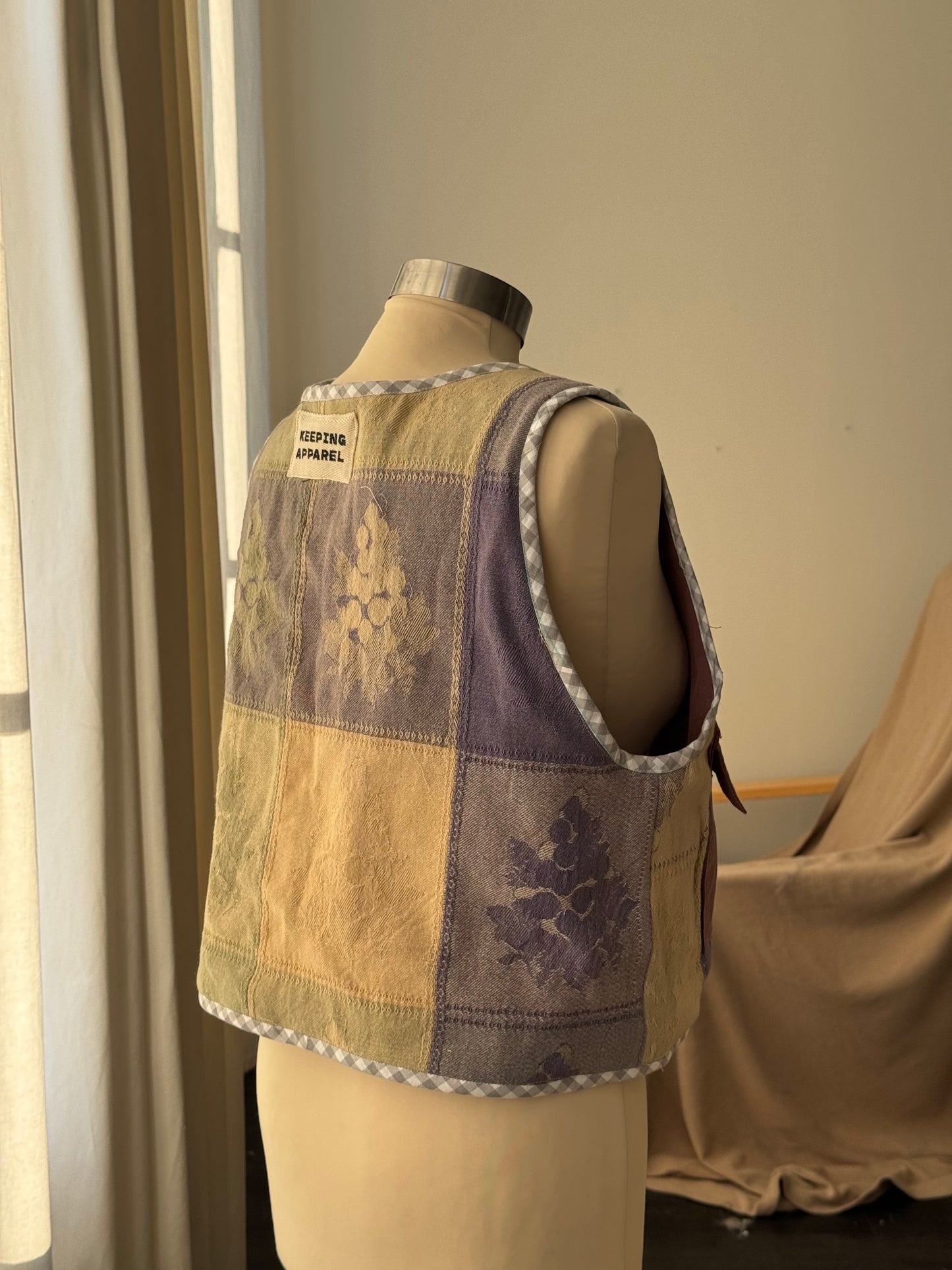 O.L. Handcrafted Reversible Cargo Vest In Vintage Brown￼