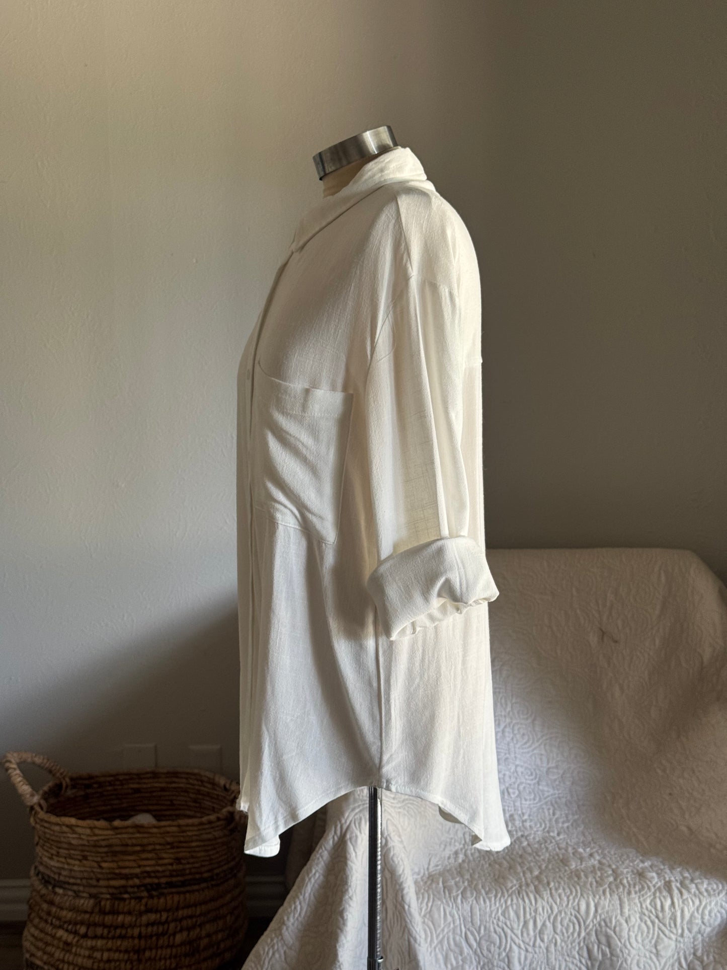 Sophia Classic Linen Button Down In Ivory