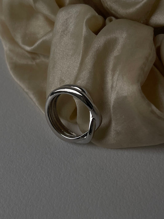 Celine Infinity Cross Single Band Ring In Silver