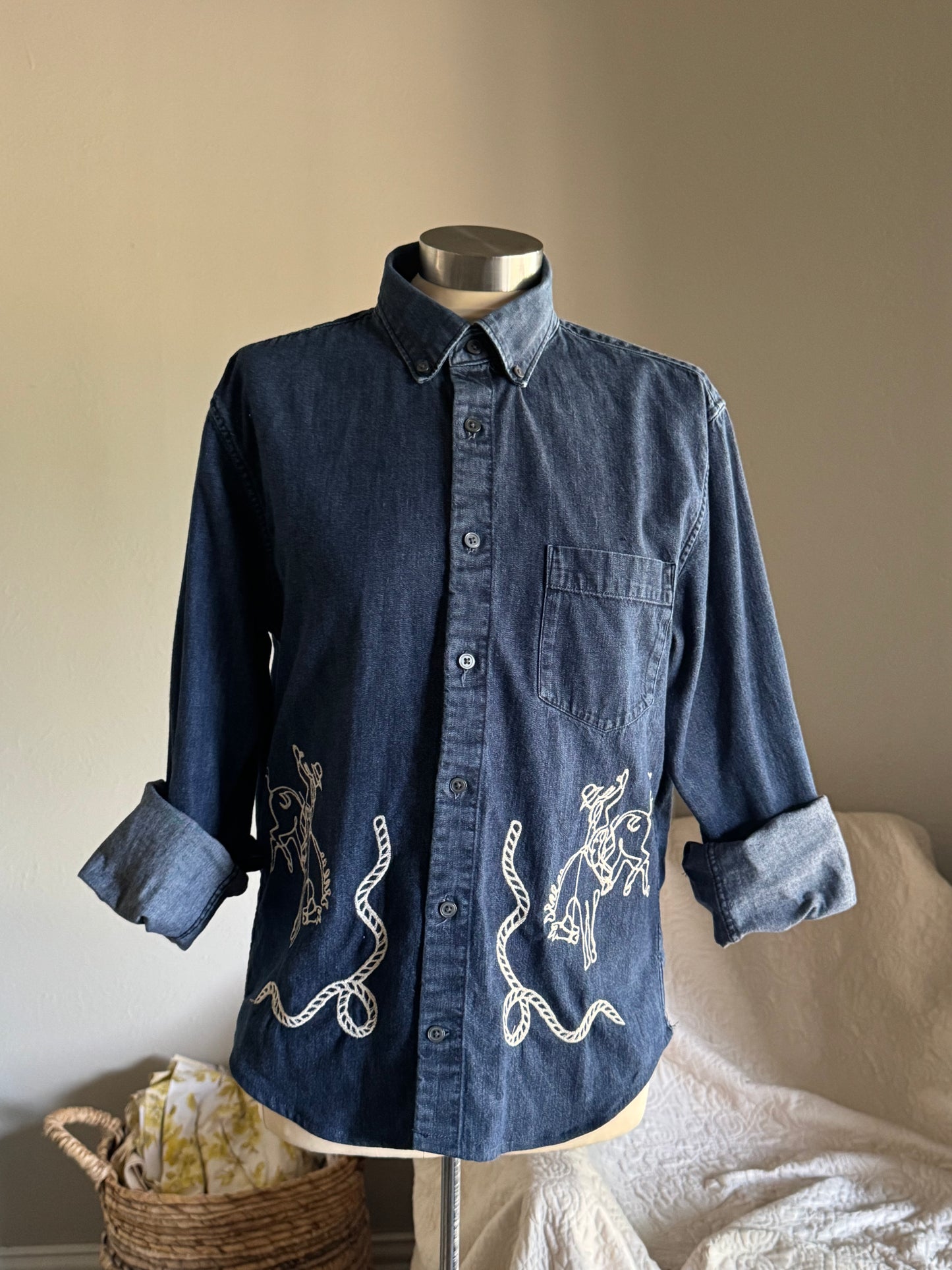 Lawrence Handcrafted Embroidered Cropped Button Down