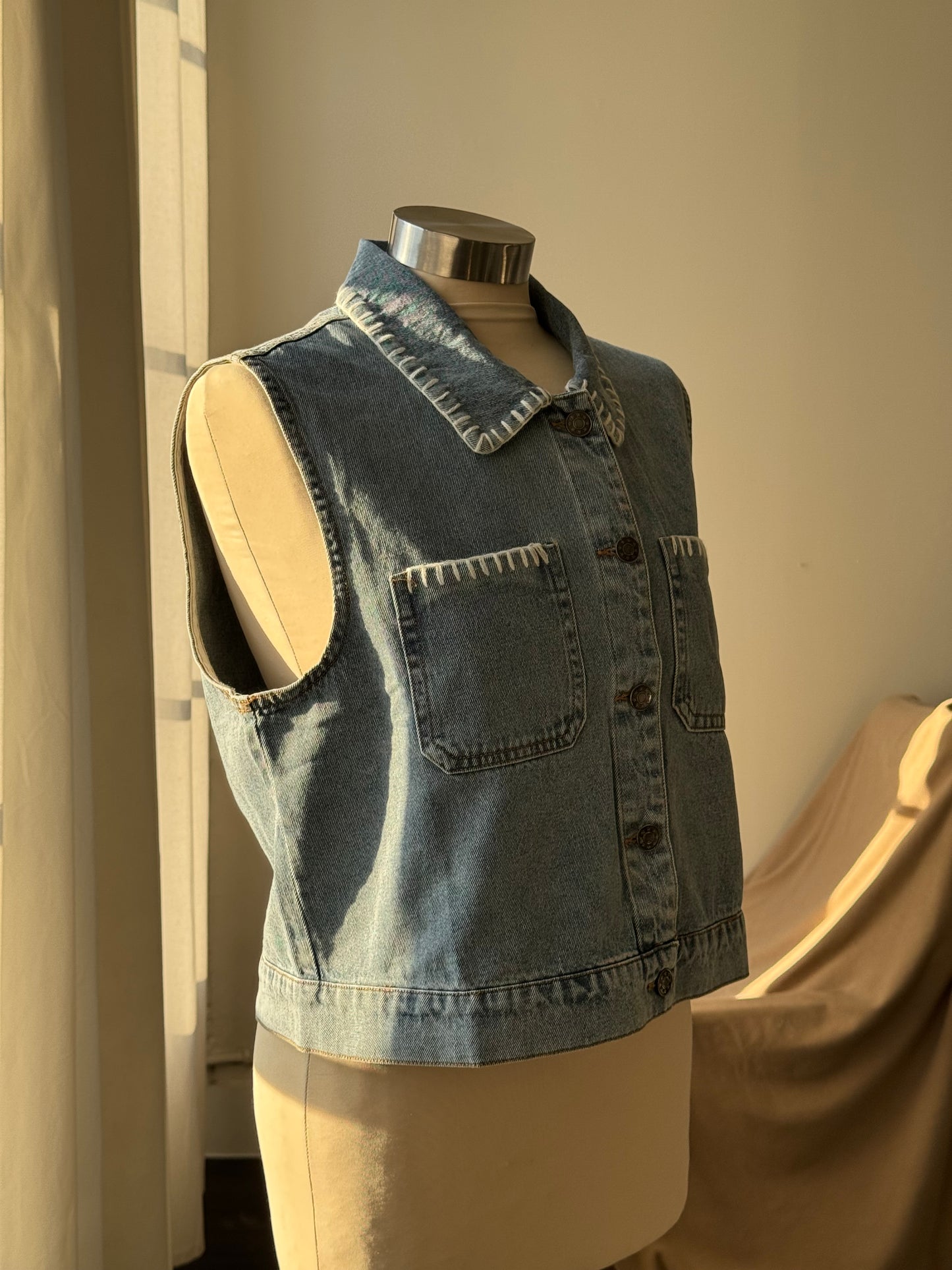 Denise Classic Blanket Stitch Cropped Denim Vest￼