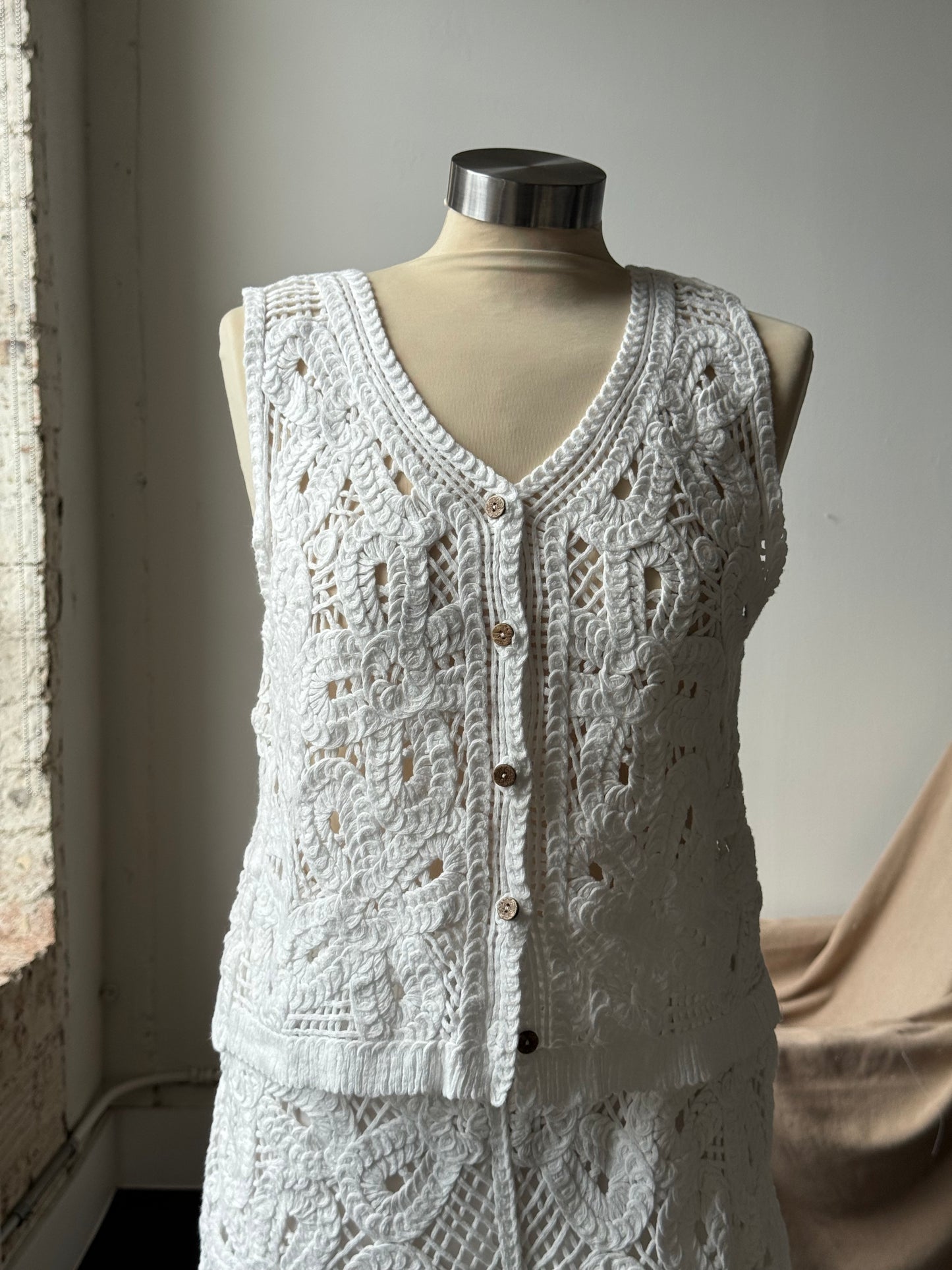 Keeley Cotton Crochet Embroidered Appliqué Button Front Vest In White