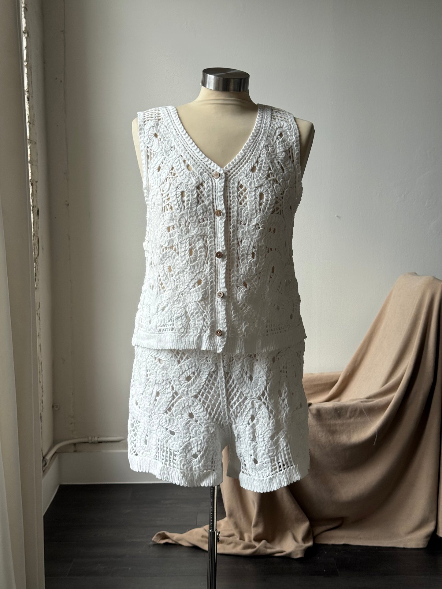 Keeley Cotton Crochet Embroidered Appliqué Button Front Vest In White