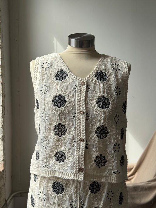 Monique Cotton Crochet Embroidered Appliqué Vest In Natural
