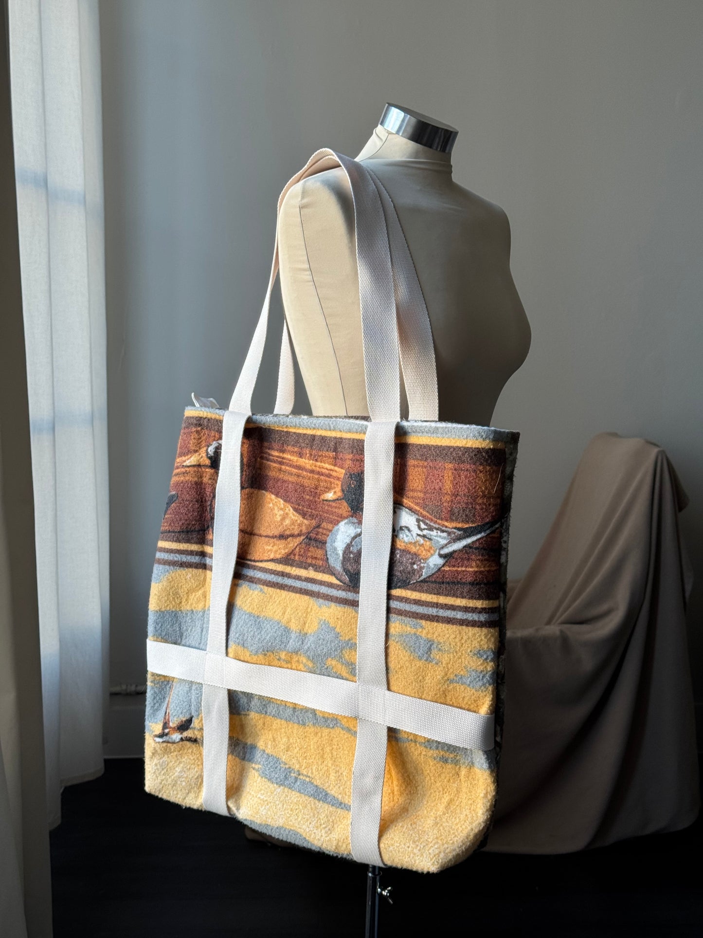 Magnus Vintage Handcrafted Tote Hat Holder Bag XL