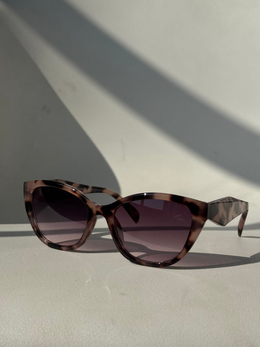 Abby Classic Cat Eye Sunglasses In Pink Tortoise