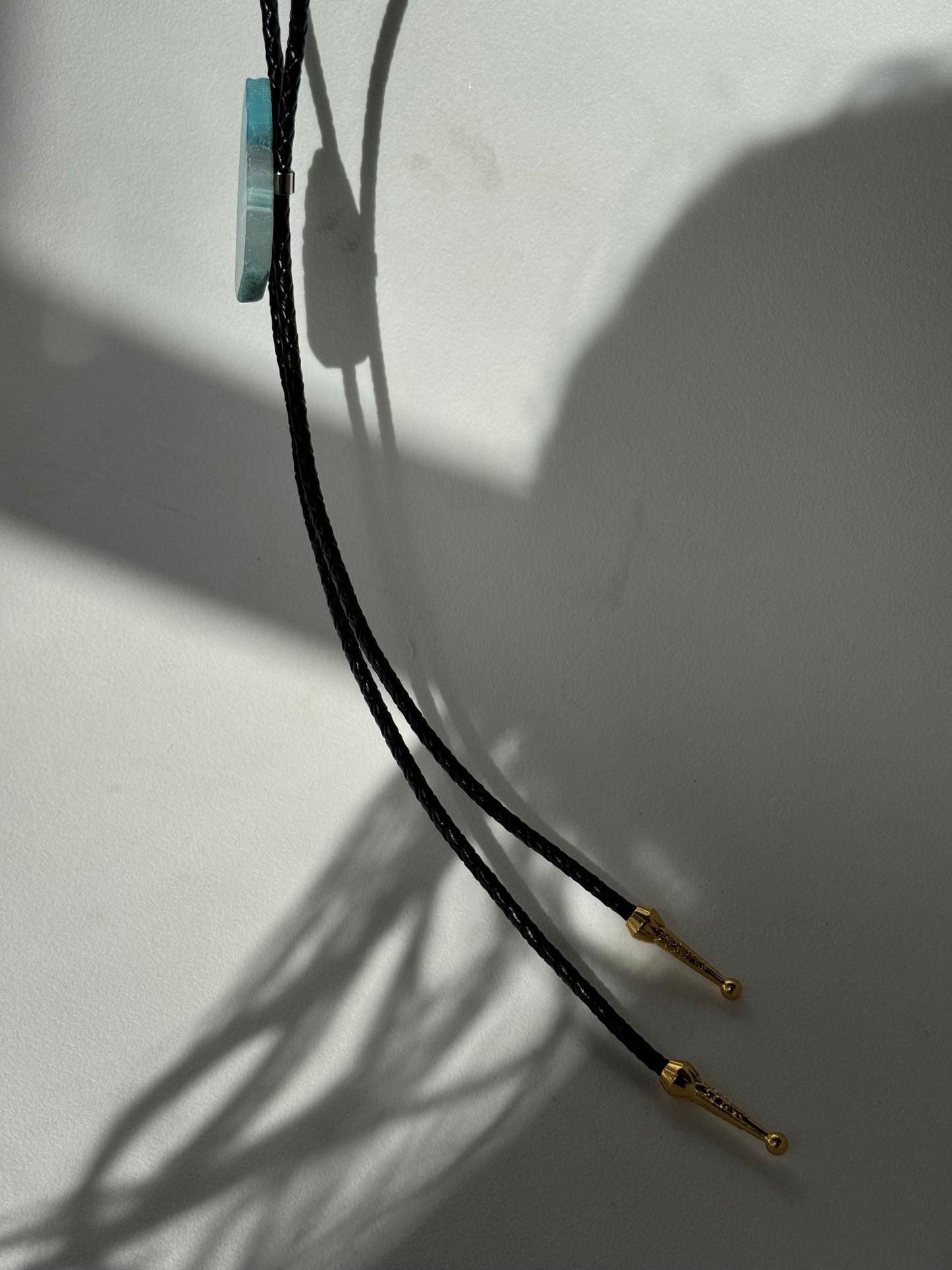 Riley Handmade Agate Genuine Leather Bolo Tie In Sea