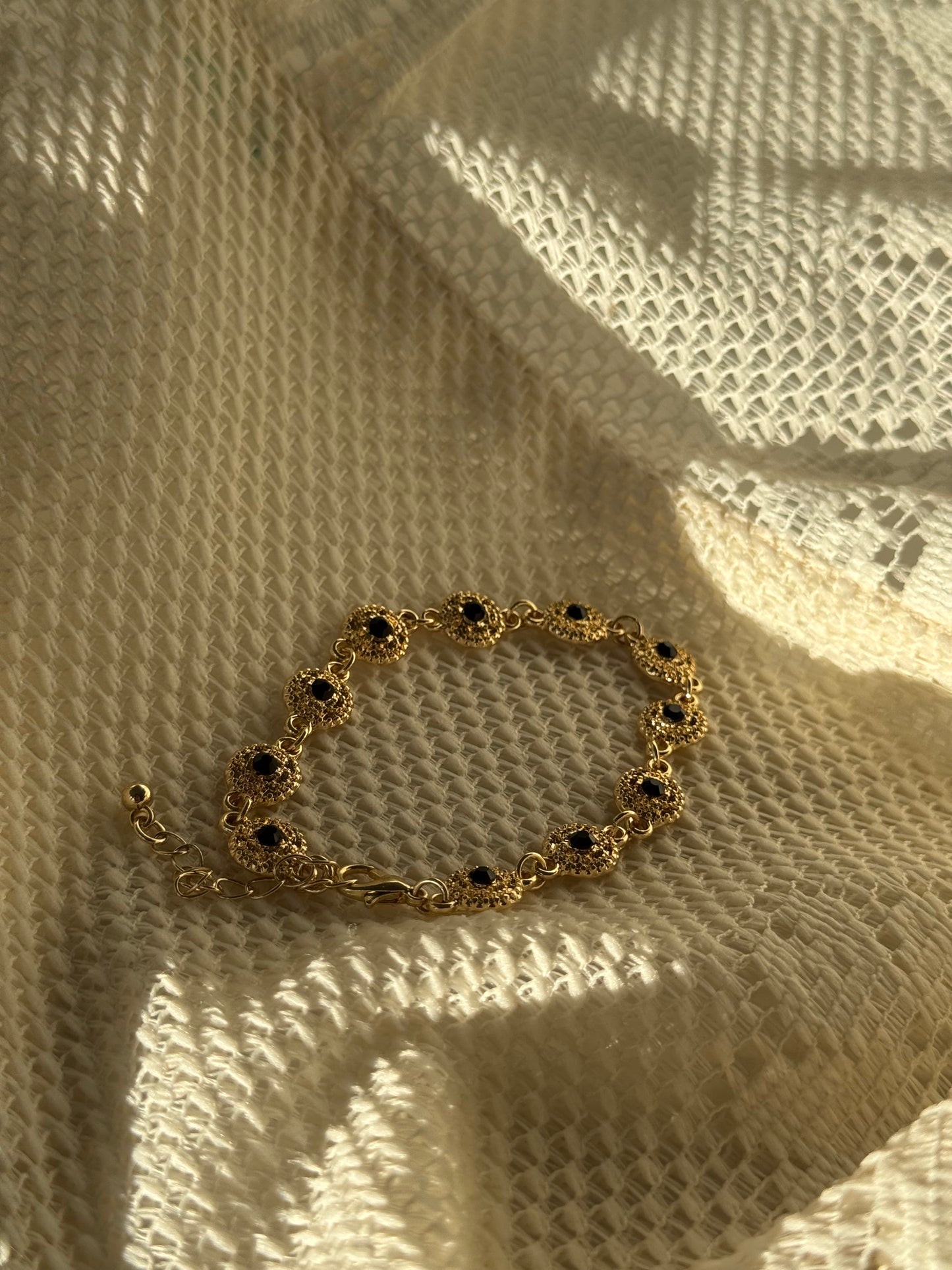 Phoebe Classic Ebony Stone Charm Bracelet In Gold￼