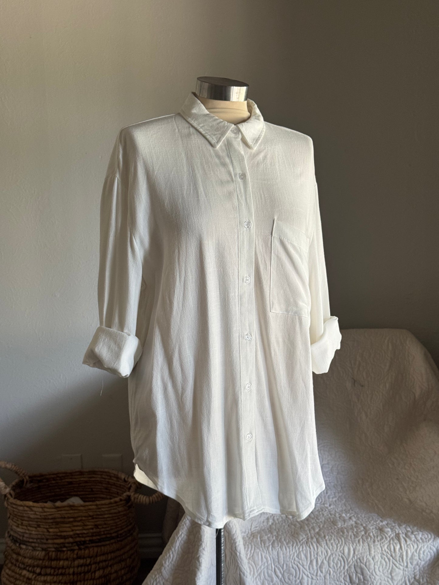 Sophia Classic Linen Button Down In Ivory